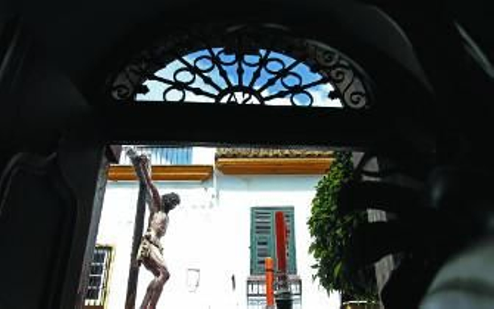 La majestuosidad del crucificado de Ortega Bru, culmen de la Pasión