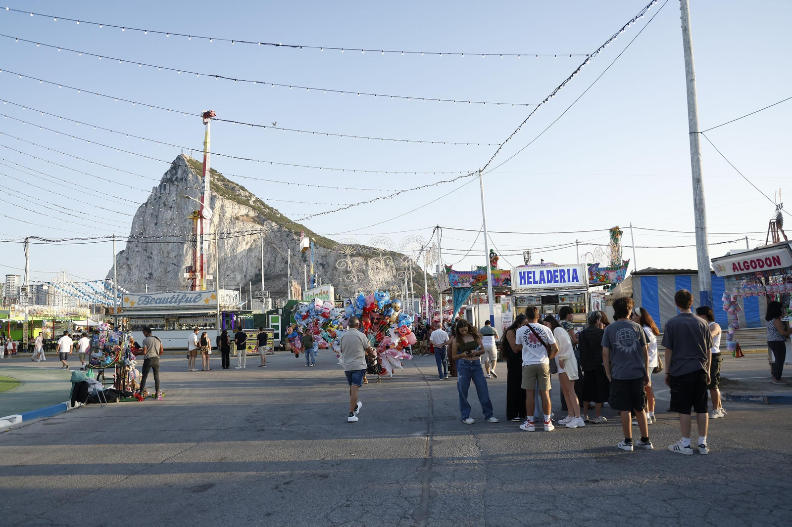 Búscate en las fotos del lunes de la Feria de La Línea 2025