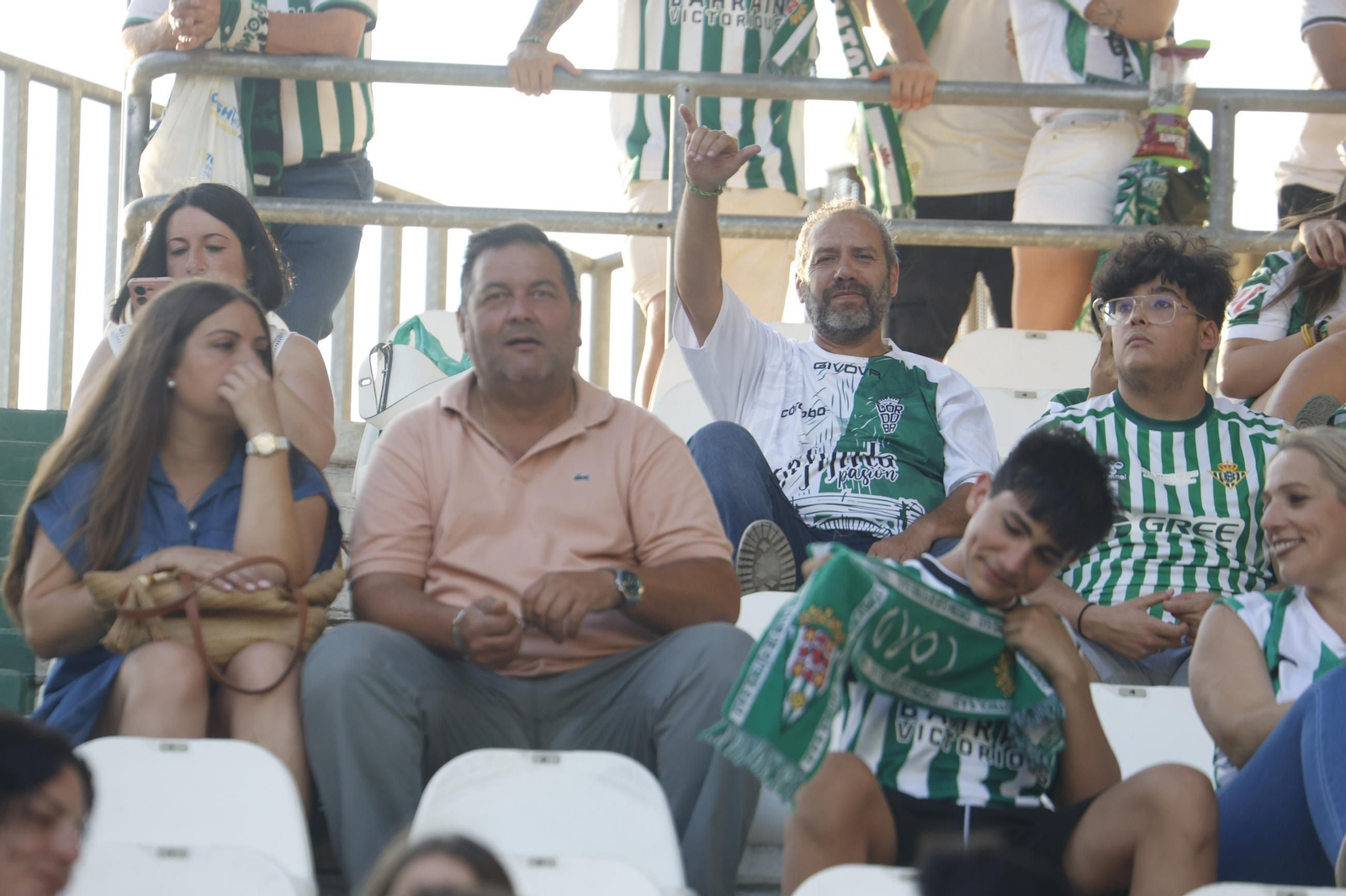 Las mejores fotos del ambiente en El Arcángel para el Córdoba CF - Real Betis
