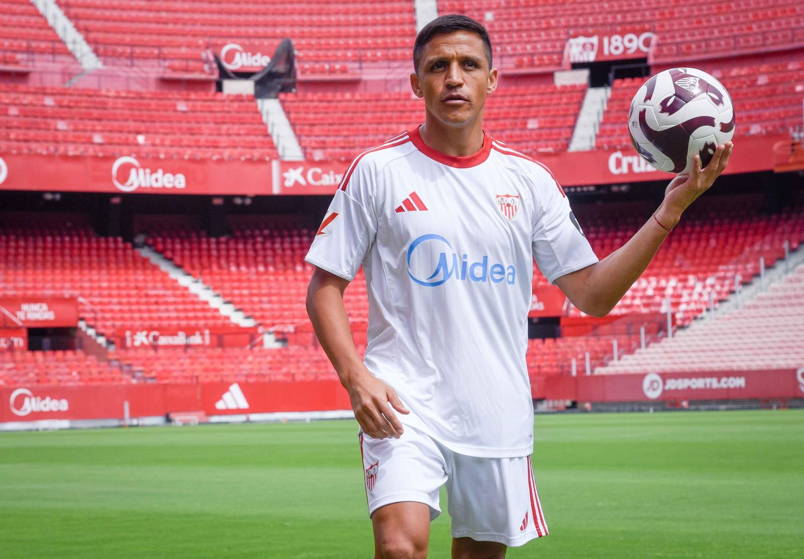 Presentación de Alexis Sánchez como jugador del Sevilla
