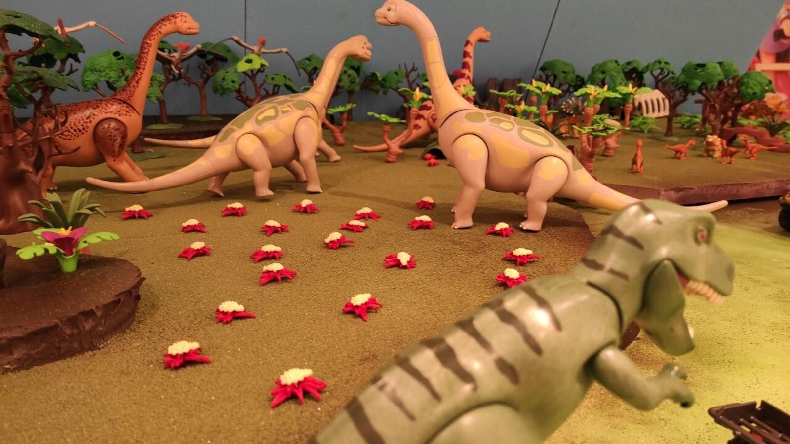 Diorama de dinosaurios de Playmobil.