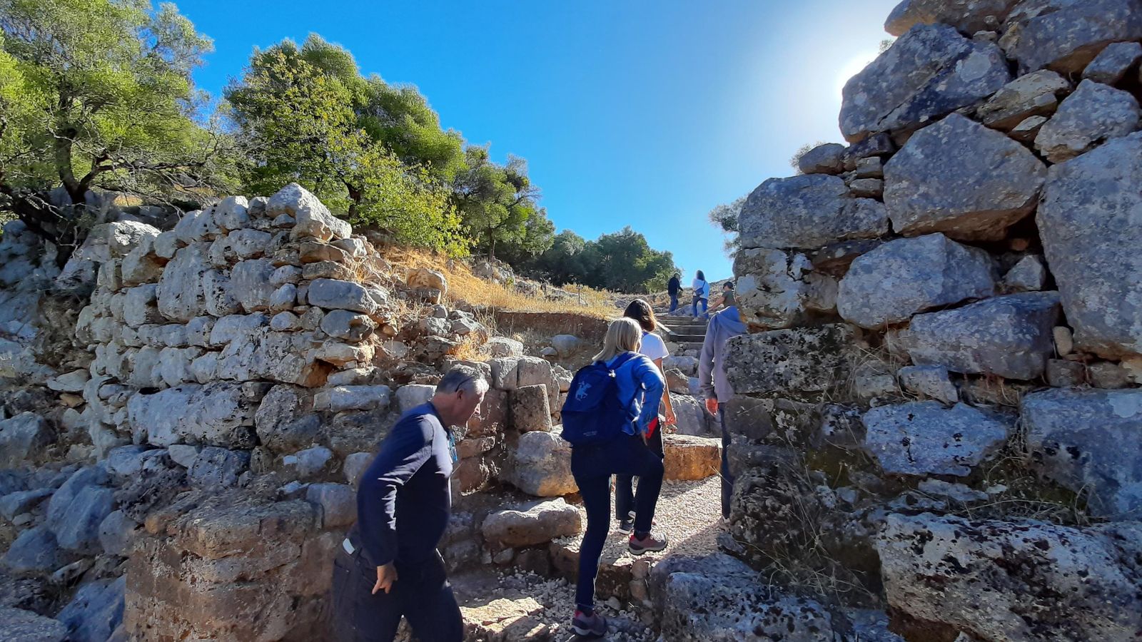 La muralla de Ocuri en Ubrique. La muralla de Ocuri en Ubrique.