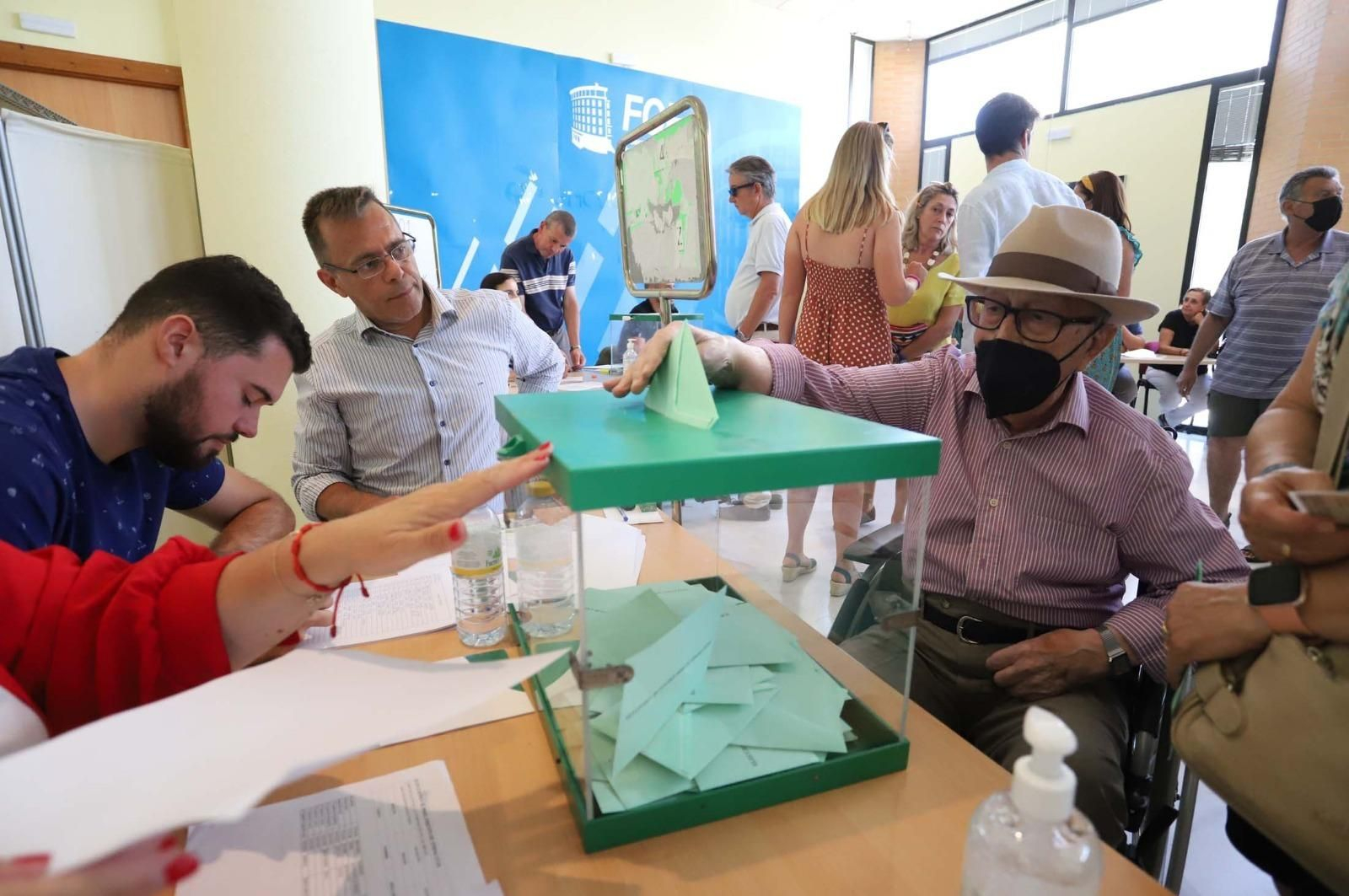 Elecciones Andalucía: Las primeras imágenes de las jornada en Huelva
