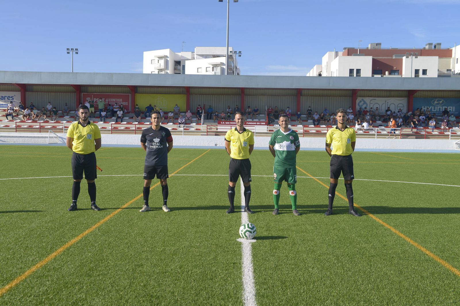Fotos del partido entre UD San Roque y San Bernardo