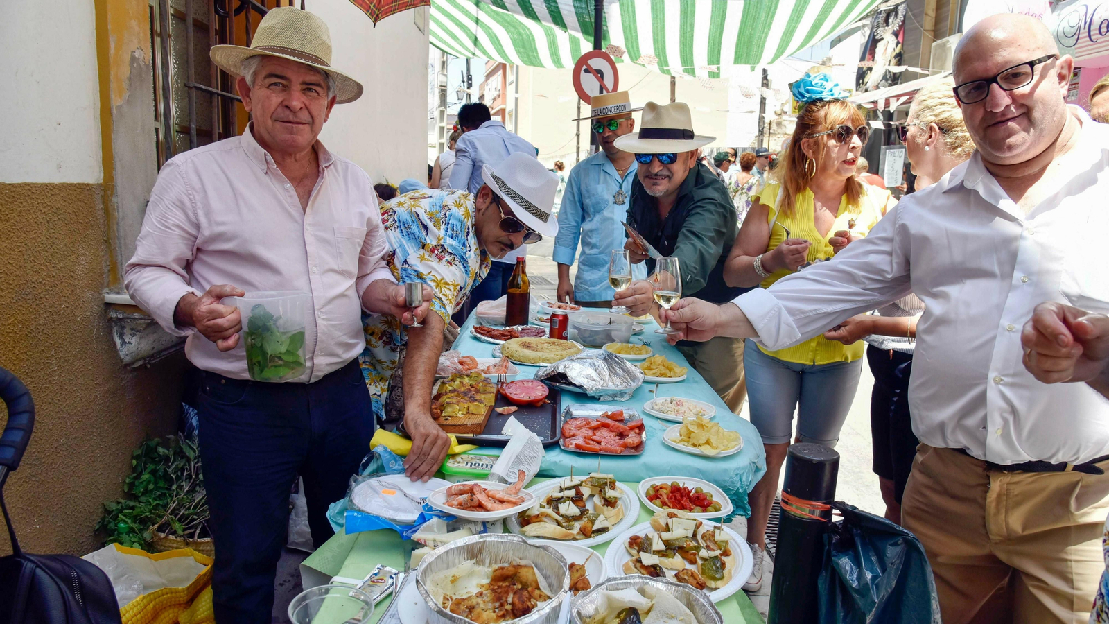 Domingo rociero de  la Linea de la Concepción en imagenes