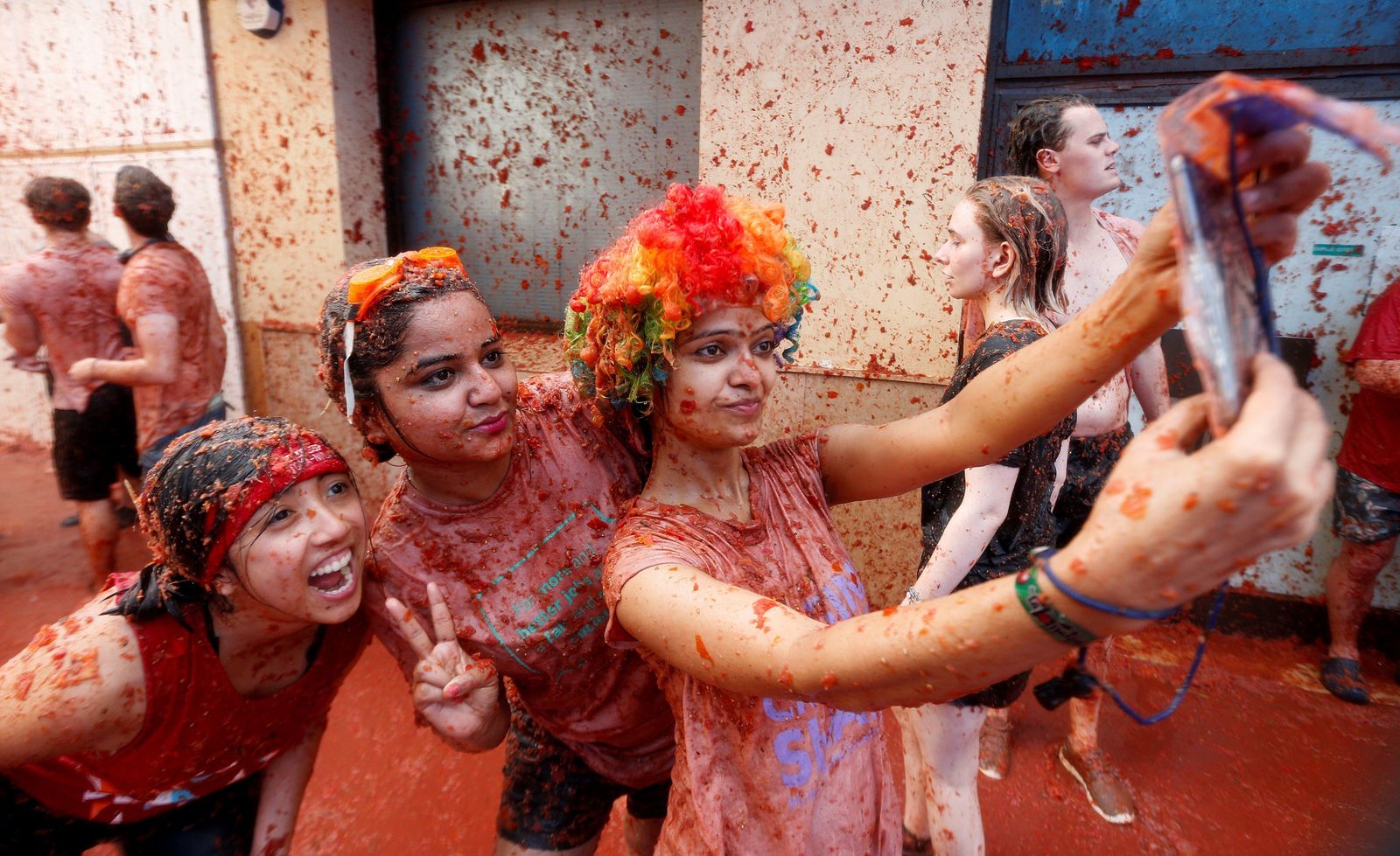 La Tomatina contra la violencia de género, en imágenes