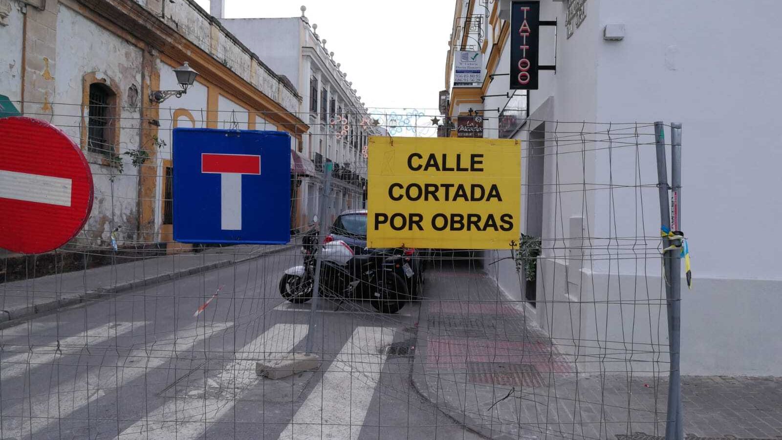 Otra de las calles cortadas por obras, Micaela Aramburu.