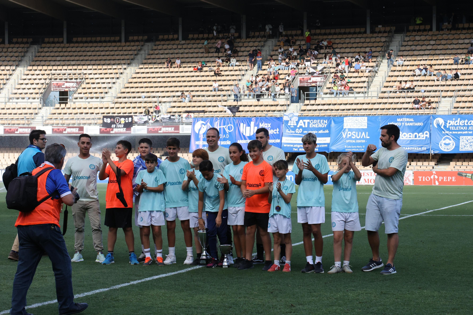 Búscate en el partido entre el Xerez DFC y Ceuta B en Chapín