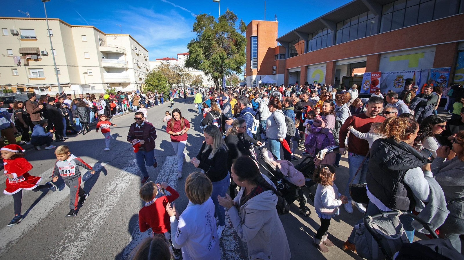 Éxito de la 3ª Carrera Infantil de Bomberos de Jerez