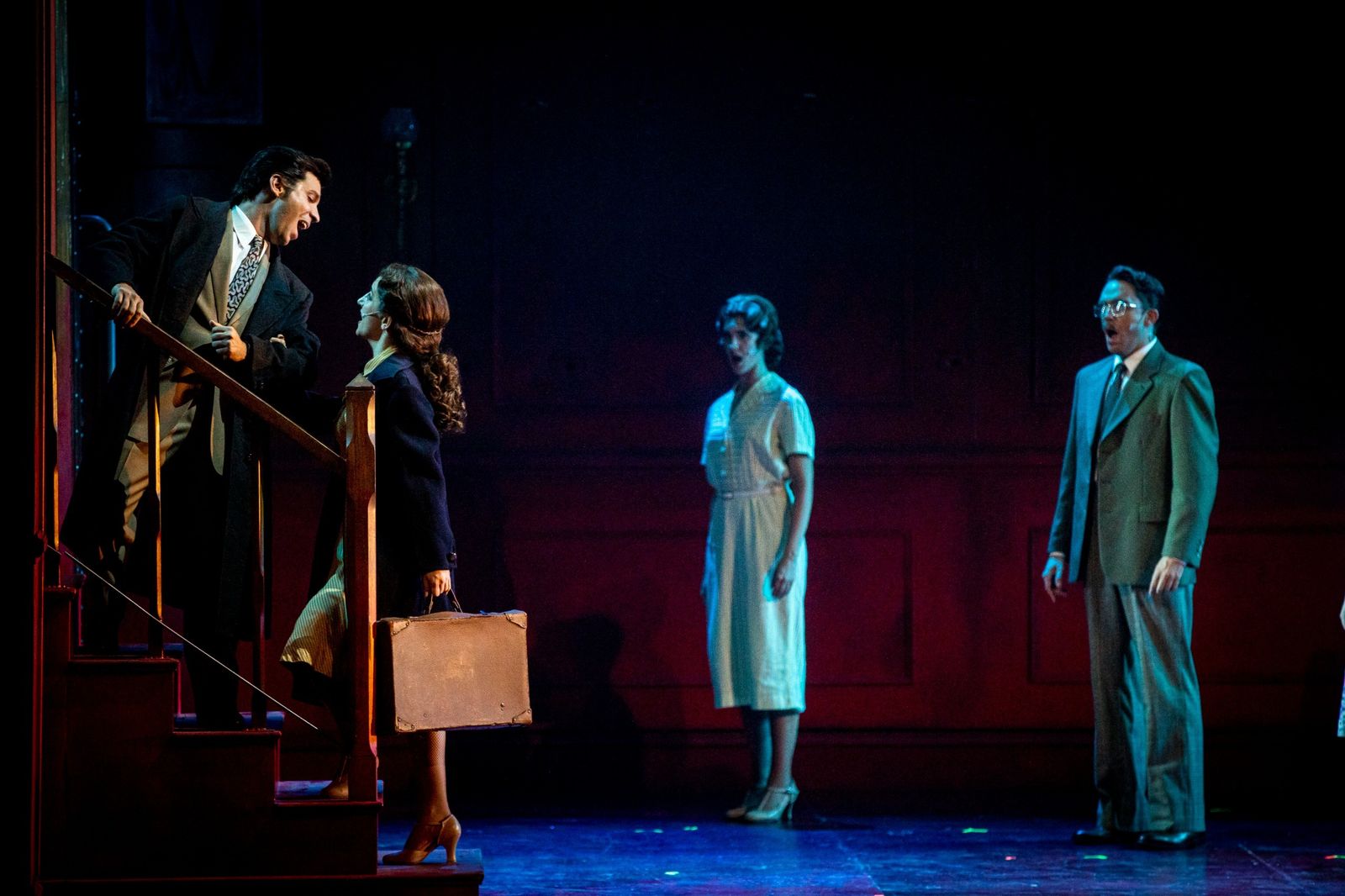 Imágenes del musical 'El tiempo entre costuras' en el Gran Teatro Falla