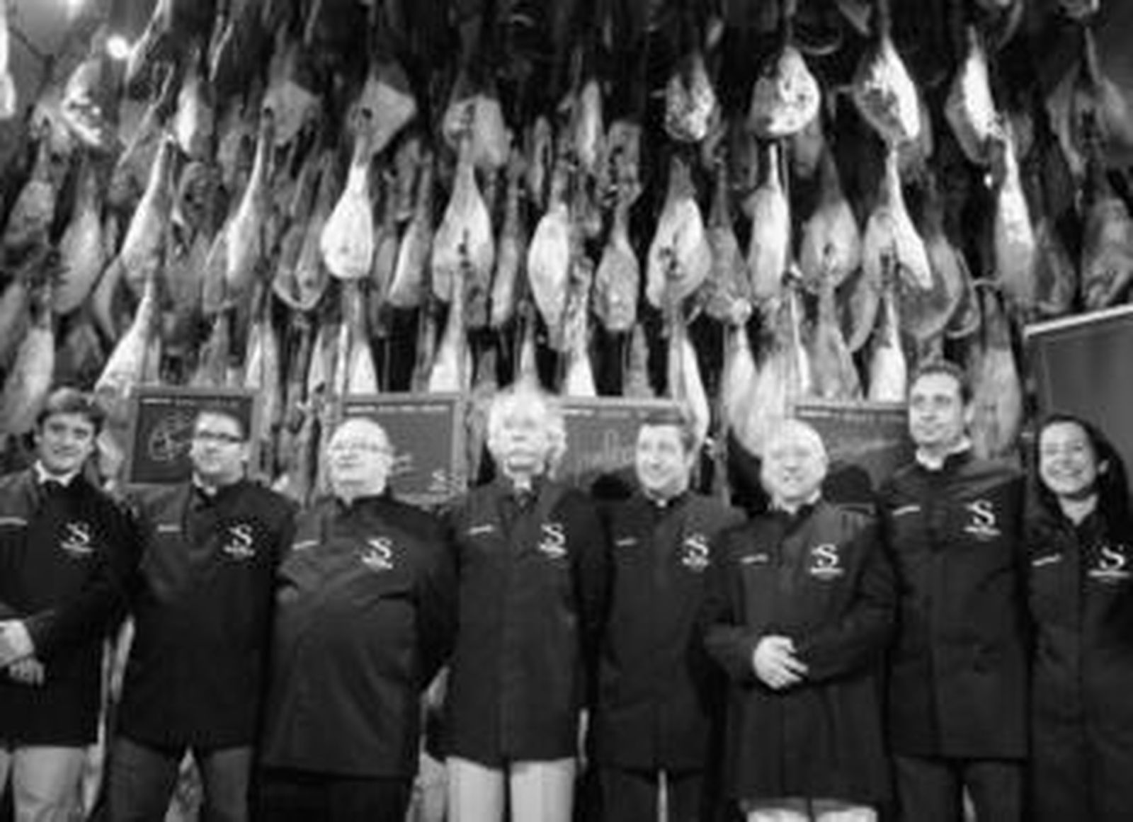 La plana mayor de Consorcio de Jabugo junto a los cuatro grandes chefs de la cocina española.