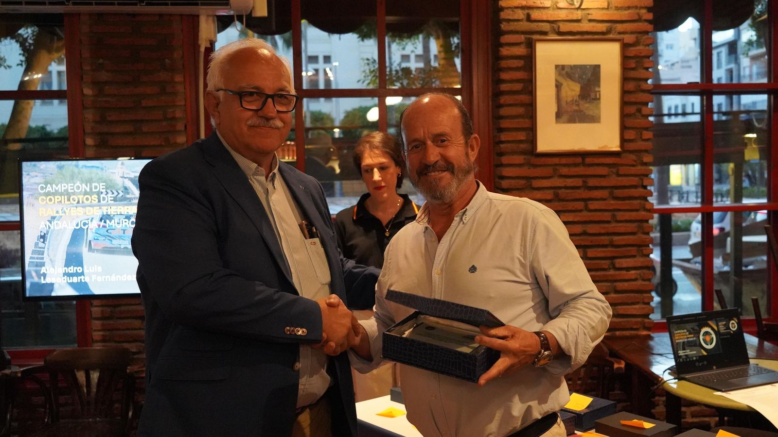 El presidente de la Federación Andaluza de Automovilismo, Manuel Alonso, también hizo entrega de un premio. El presidente de la Federación Andaluza de Automovilismo, Manuel Alonso, también hizo entrega de un premio.