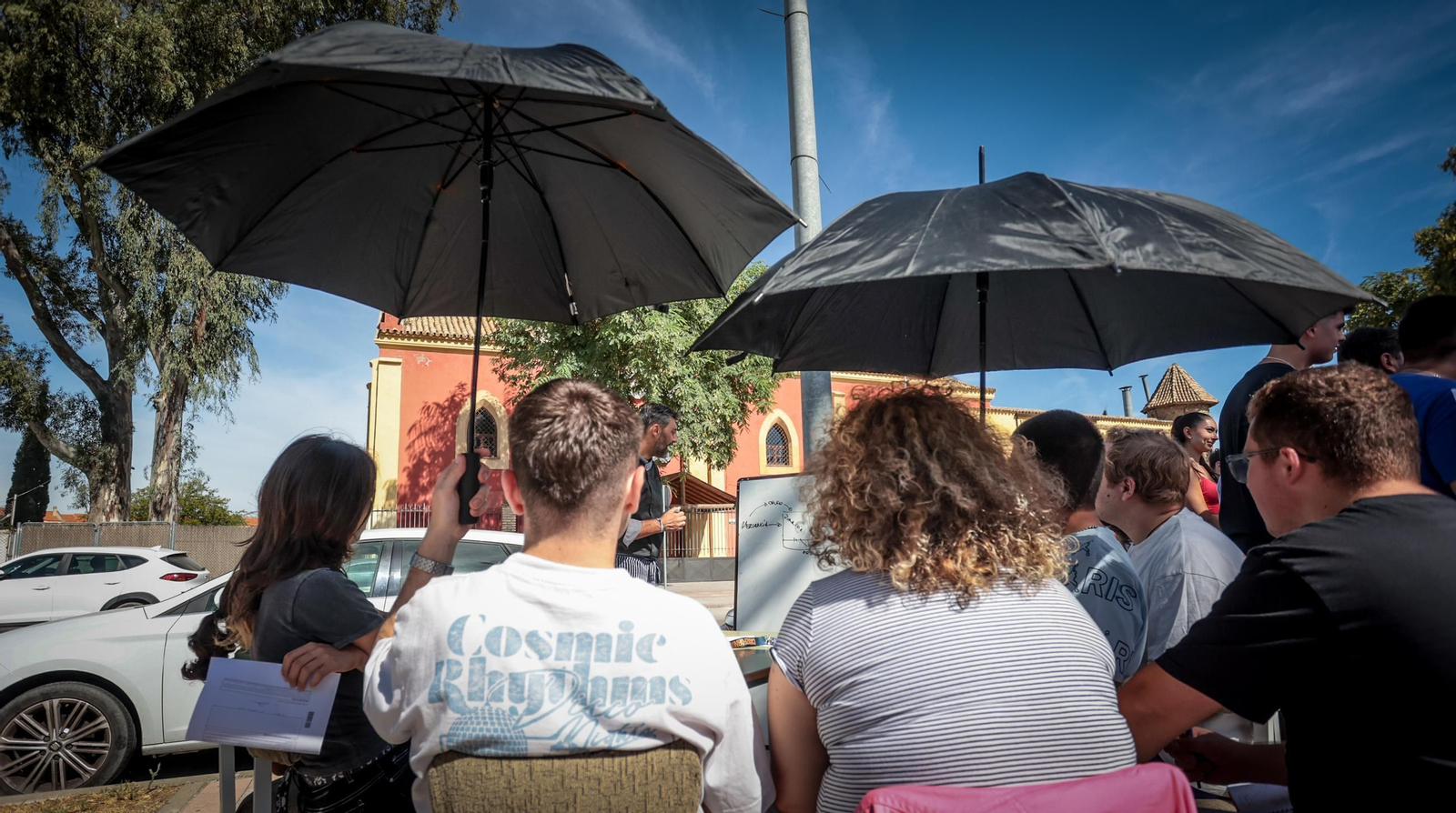 Imágenes de las clases en la calle del I.E.S. Lola Flores