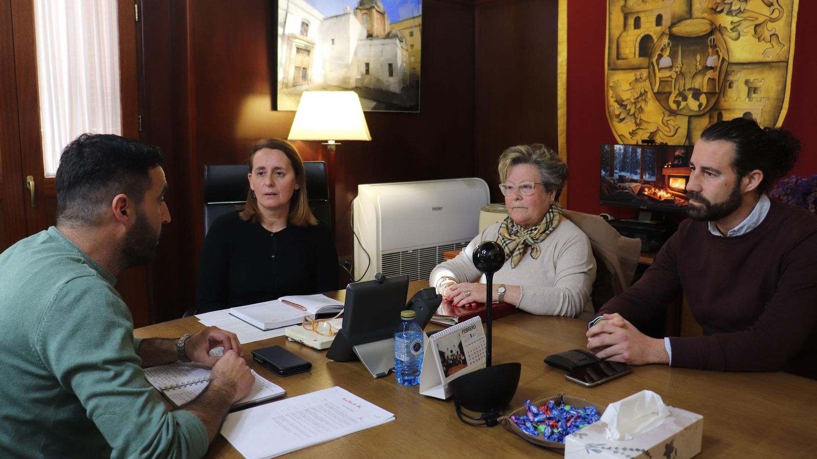 Salvador y Gil se reúnen con Remedios Álvarez y José Juan Ramos, familiares de Manuel Bermúdez Aleu