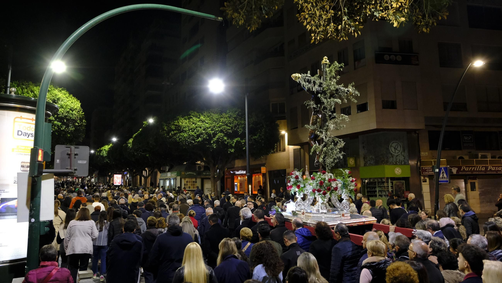 Vía Crucis del Cristo de la Escucha en la Semana Santa de Almería 2025