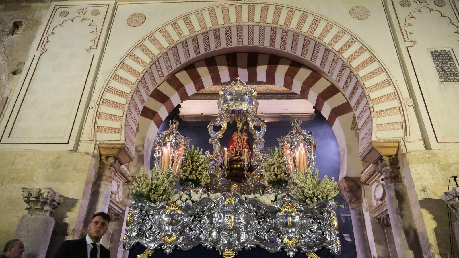 La Virgen de la Fuensanta, en su paso procesional.