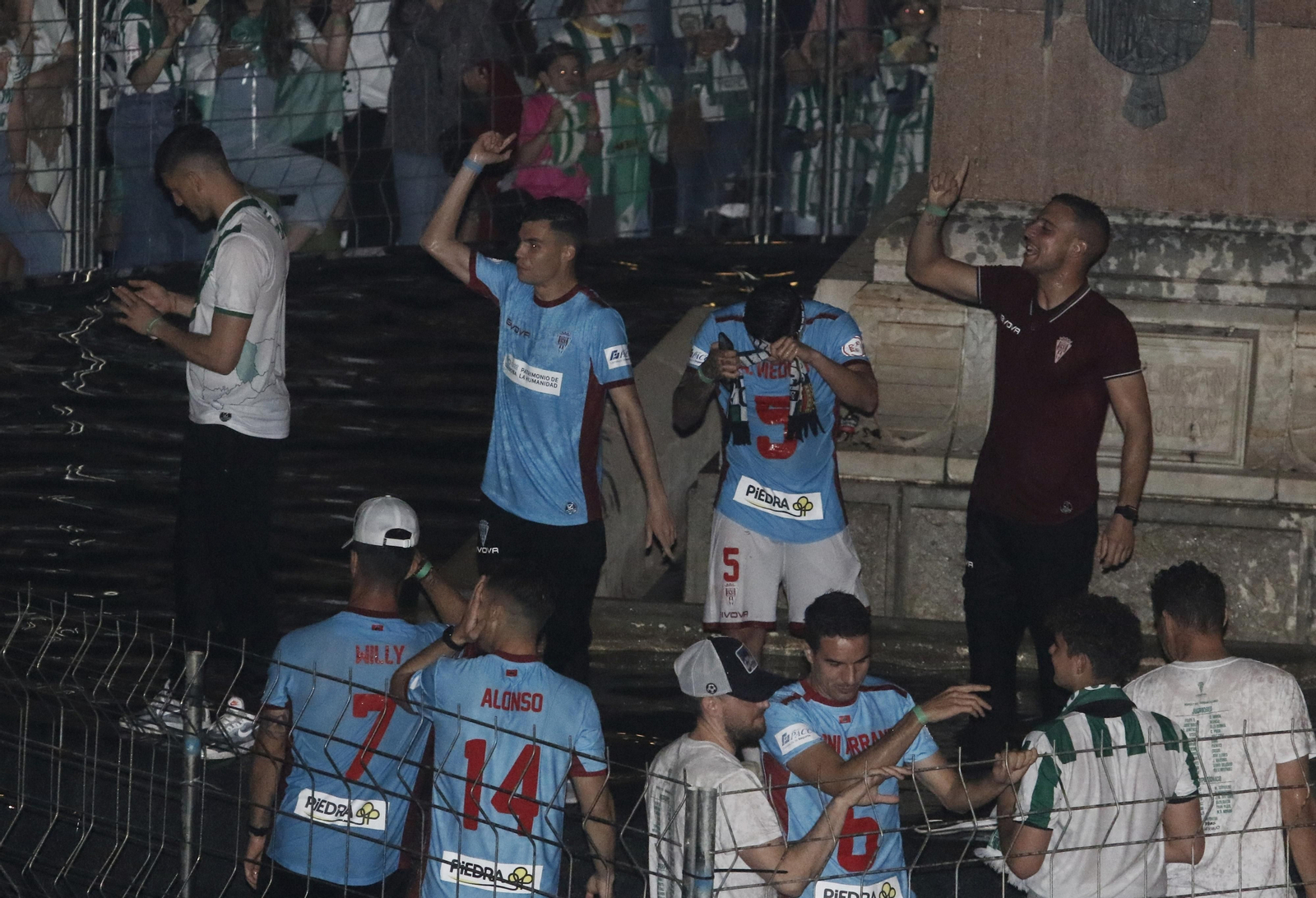 La celebración del ascenso del Córdoba CF en Las Tendillas, en imágenes