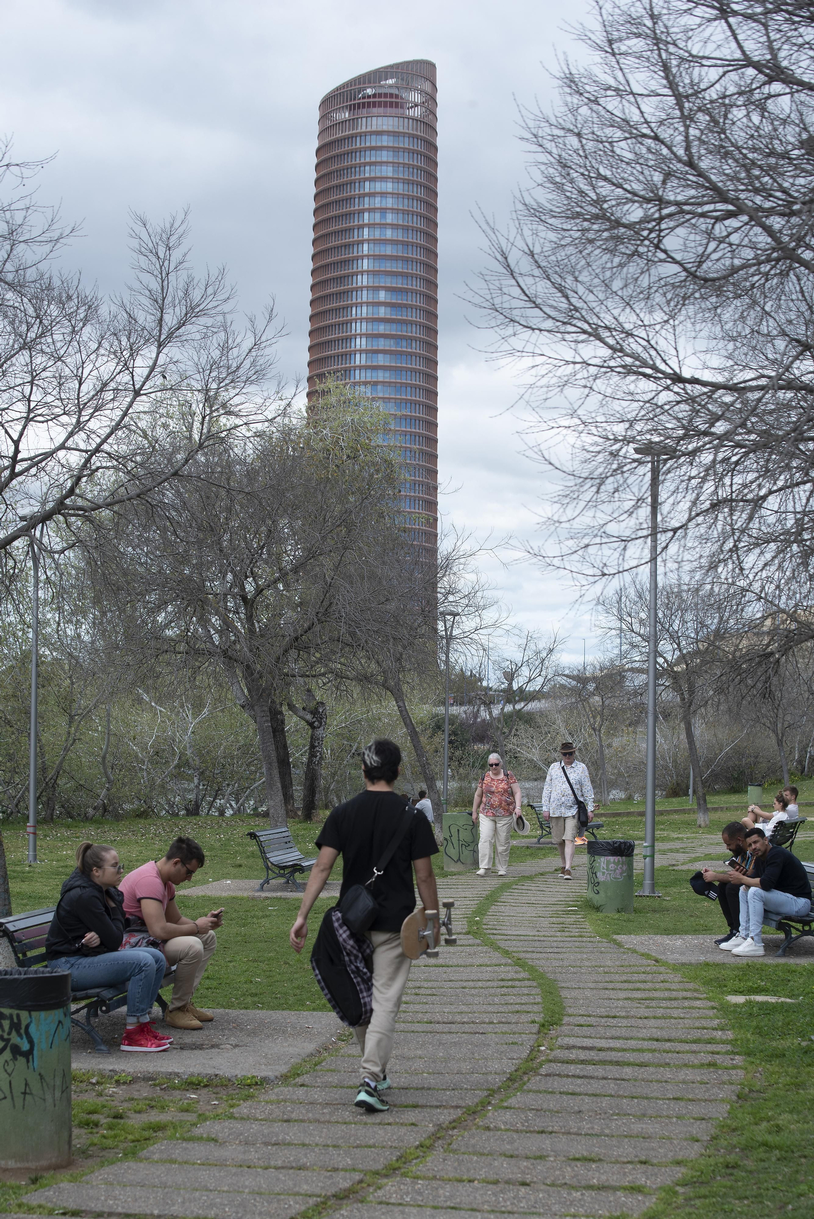 Imágenes de un fin de semana casi primaveral en Sevilla