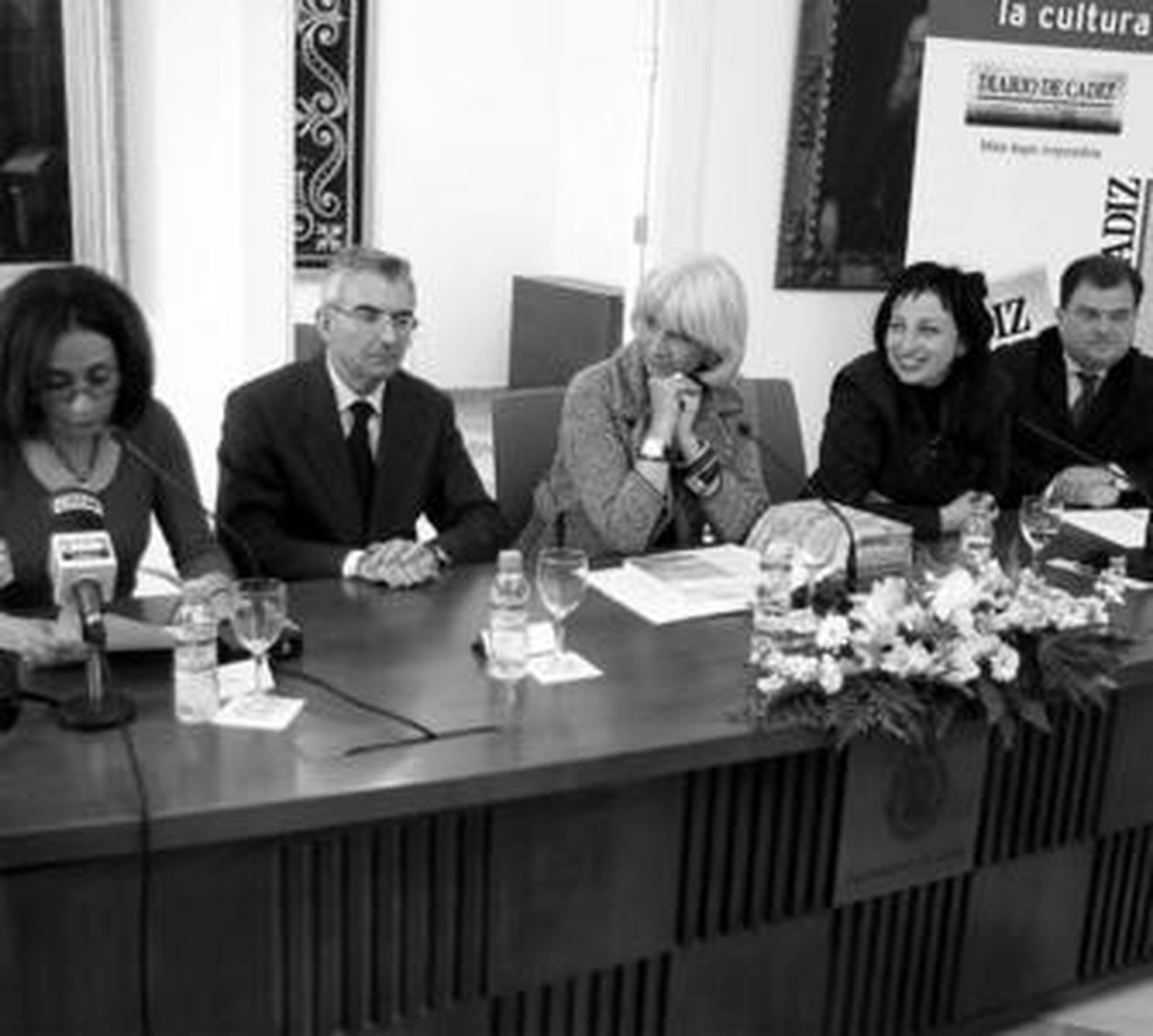 De izquierda a derecha, Ana Mª Forero, José Joaquín León, Teófila Martínez, Eugenia Rico y Antonio Castillo.