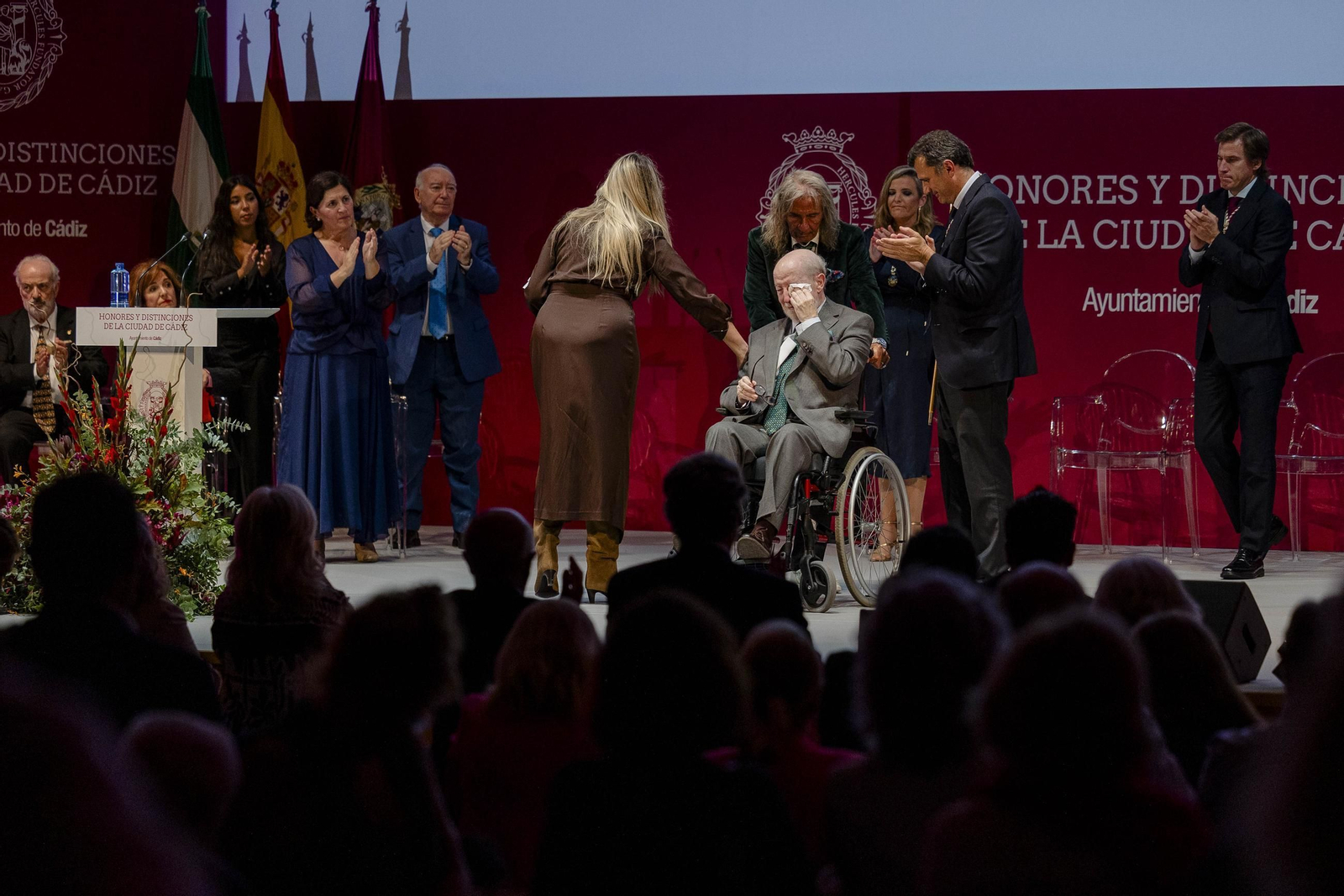 Las imágenes del acto de entrega de los títulos de hijos predilectos y adoptivos y de las medallas de oro de la ciudad.
