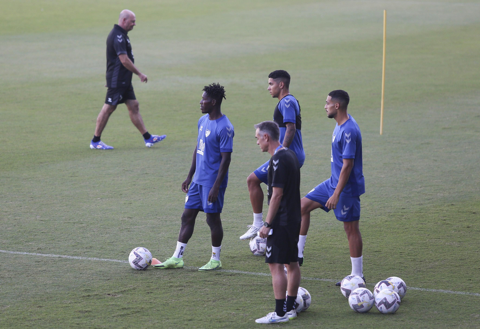 Galería de fotos: Lumor sigue como uno más en una sesión complicada para el Málaga CF Galería de fotos: Lumor sigue como uno más en una sesión complicada para el Málaga CF