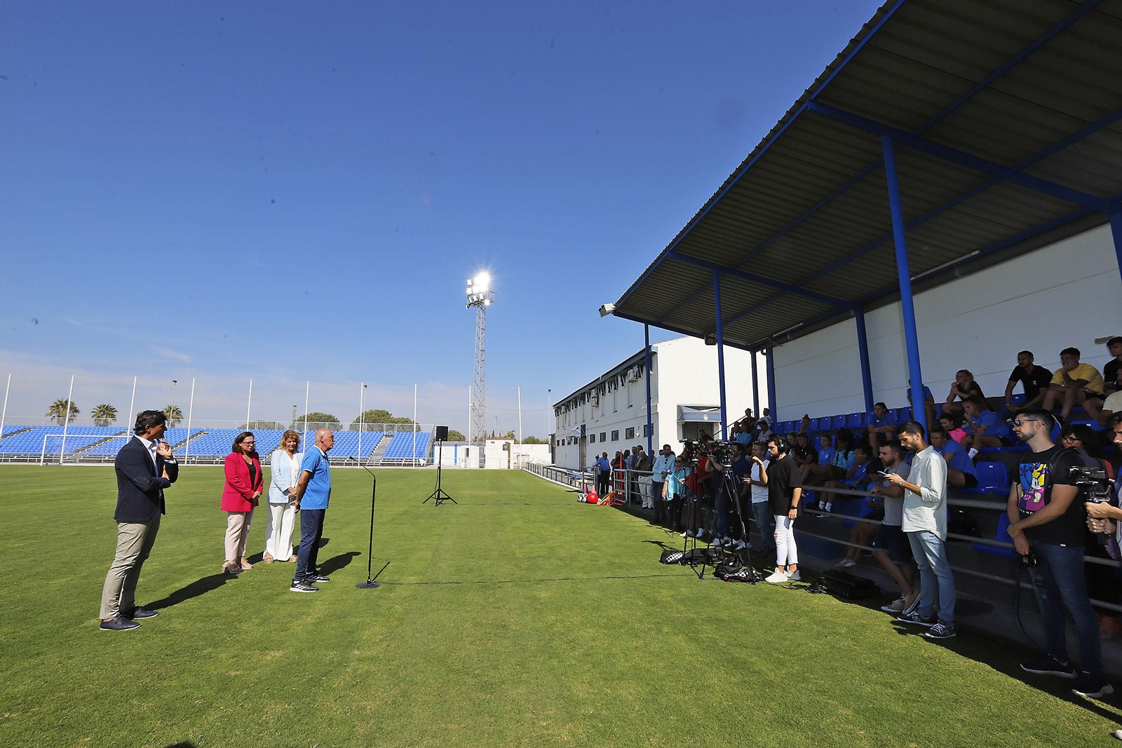 Imágenes de la inauguración del campo 1 de la Ciudad Deportiva del Real Club Recreativo de Huelva