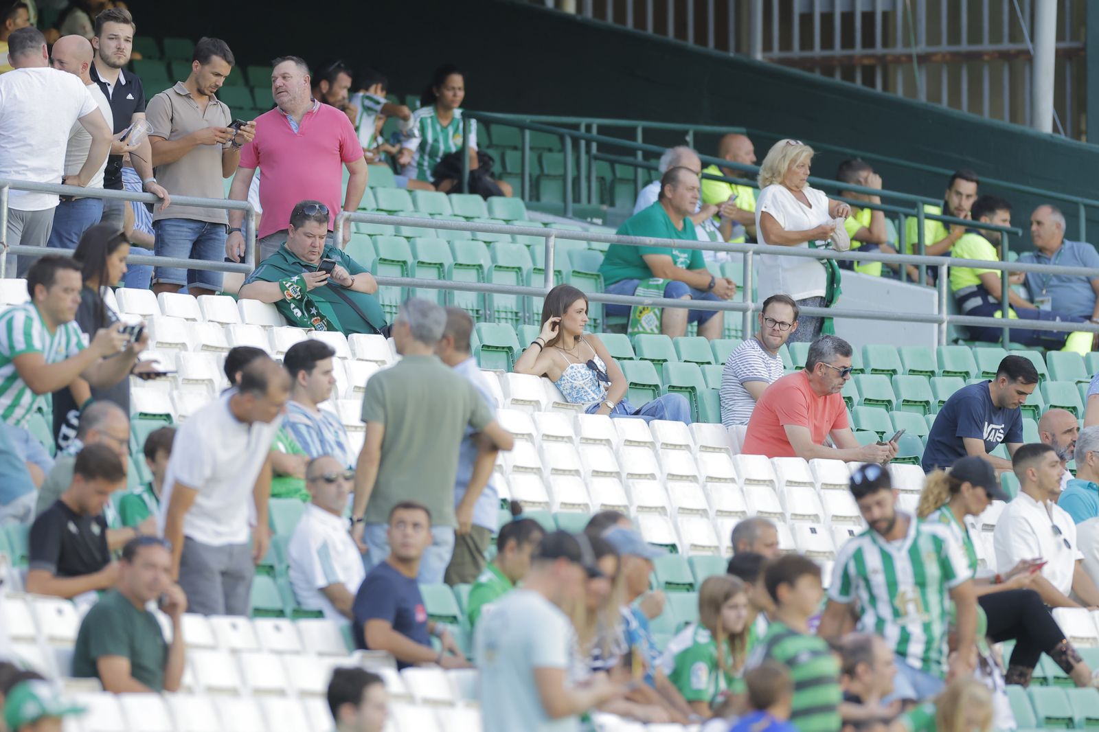 Búscate en la fotos del Betis-Sparta
