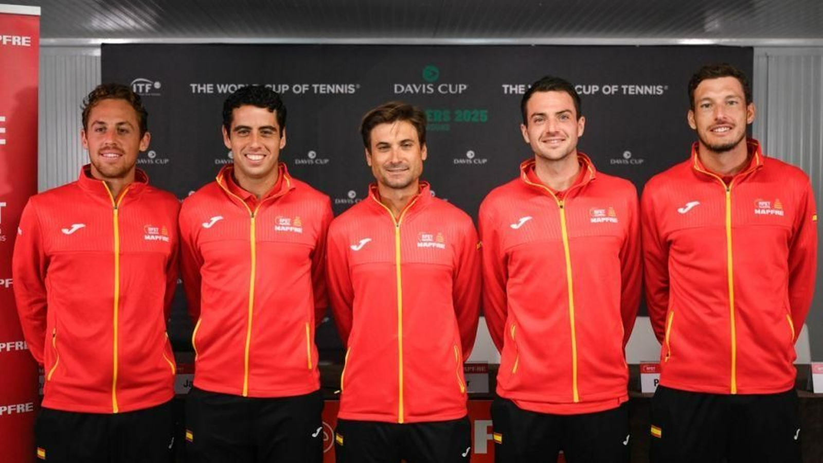La plantilla de España con David Ferrer.