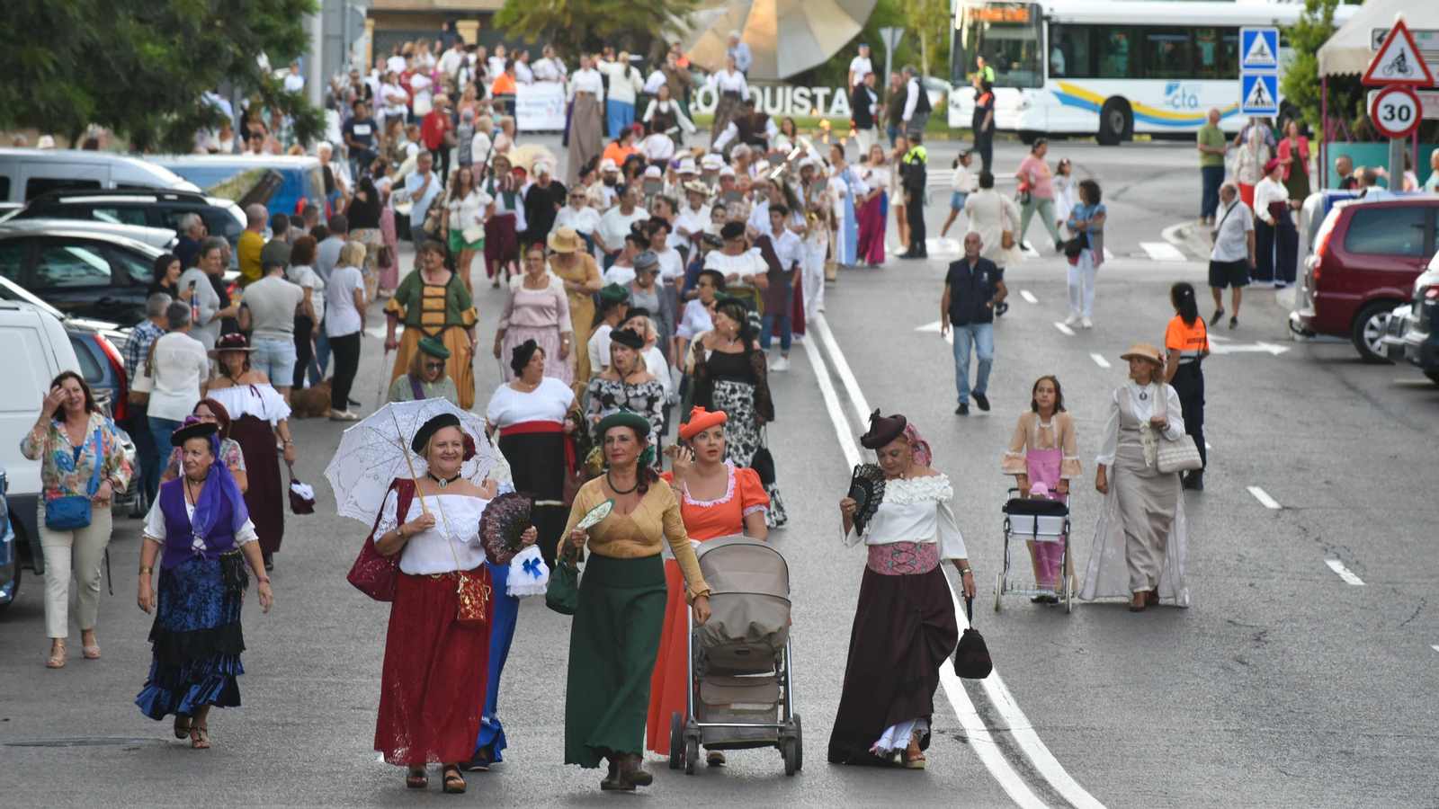 El Pasacalles de Entremares 2023, en imágenes