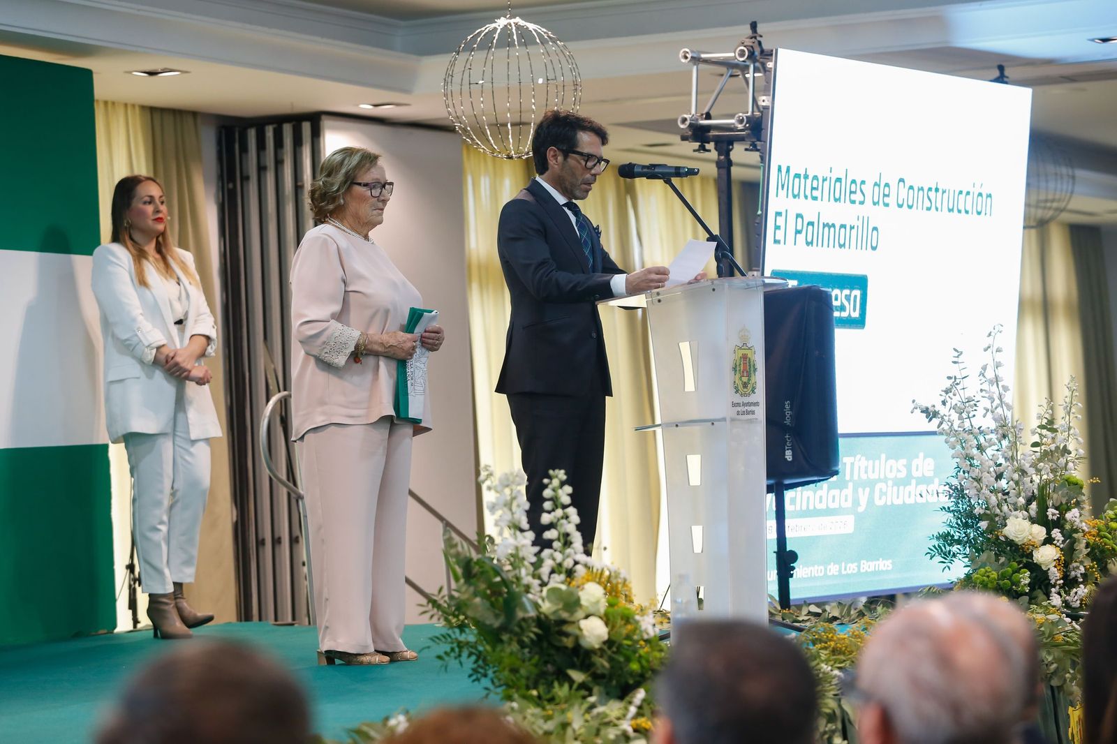 Fotos de la entrega de reconocimientos por el Día de Andalucía en Los Barrios