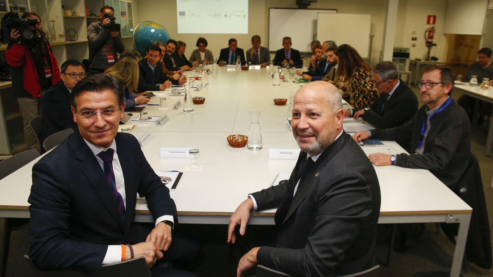 Reunión en el Parque de las Ciencias.