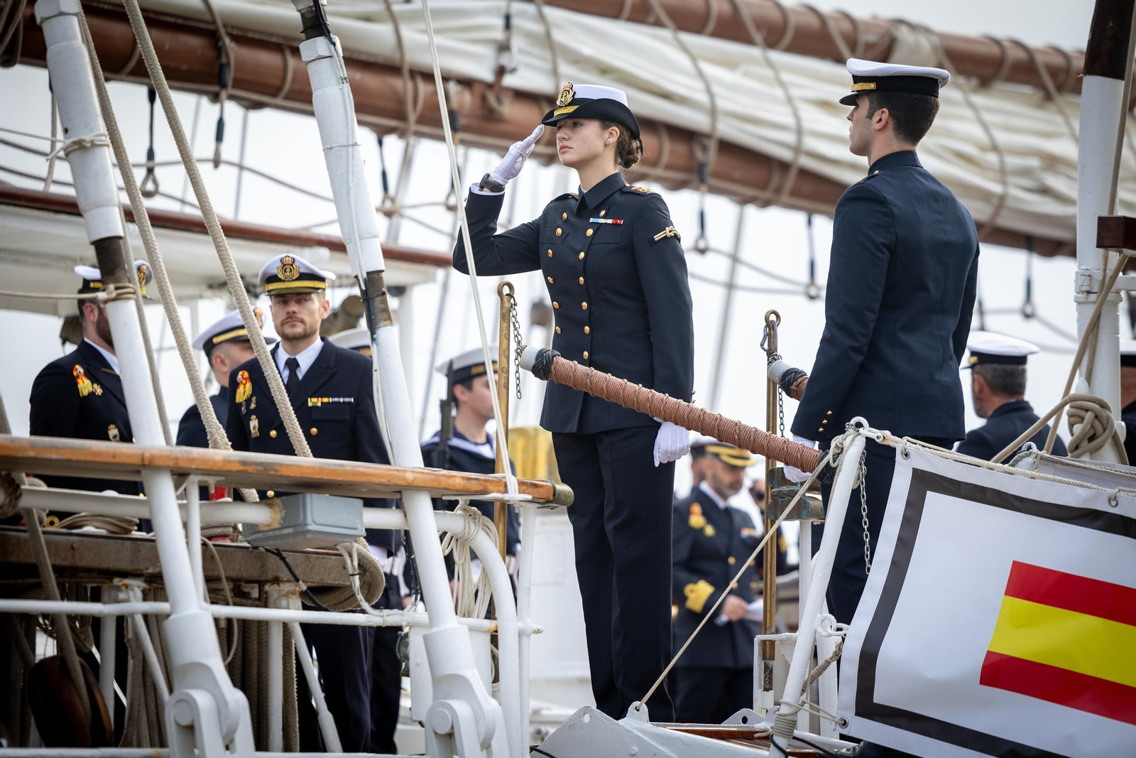 Imágenes de la despedida del 'Elcano' desde Cádiz con la Princesa Leonor como guardiamarina Imágenes de la despedida del 'Elcano' desde Cádiz con la Princesa Leonor como guardiamarina