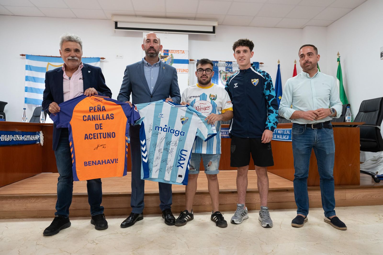 Nace la Peña Malaguista de Canillas de Aceituno con Aaron Ochoa de padrino