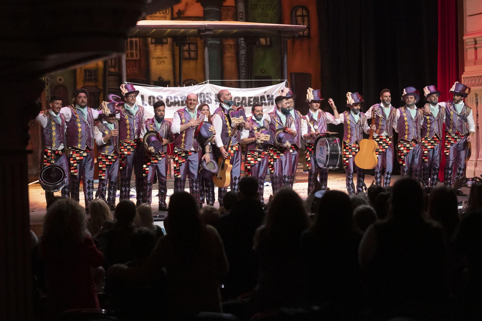 Imágenes de la actuación de la comparsa ‘El pregón’ de Huelva en el Carnaval Colombino