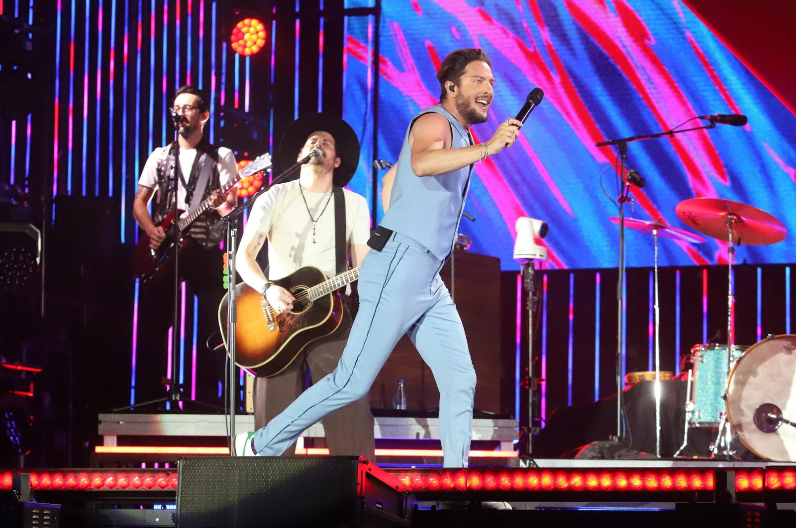 Manuel Carrasco en un concierto en el Estadio de Atletismo Emilio Martín.