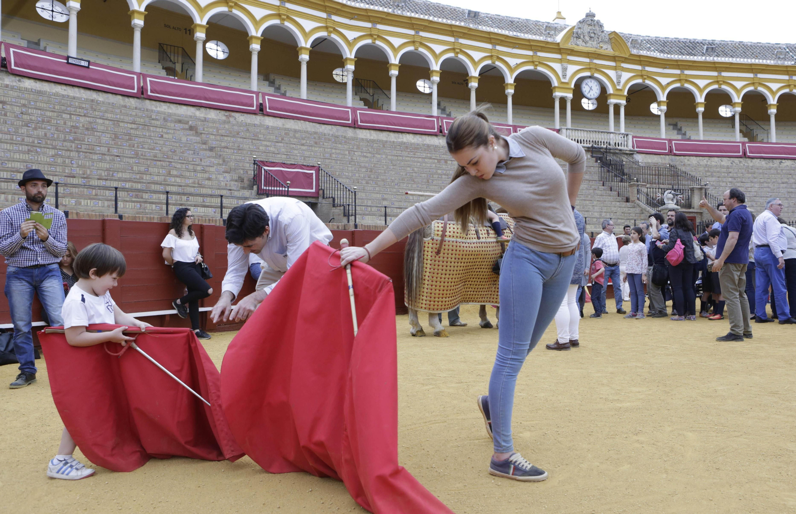 La jornada de puertas abiertas en la Maestranza, en imágenes