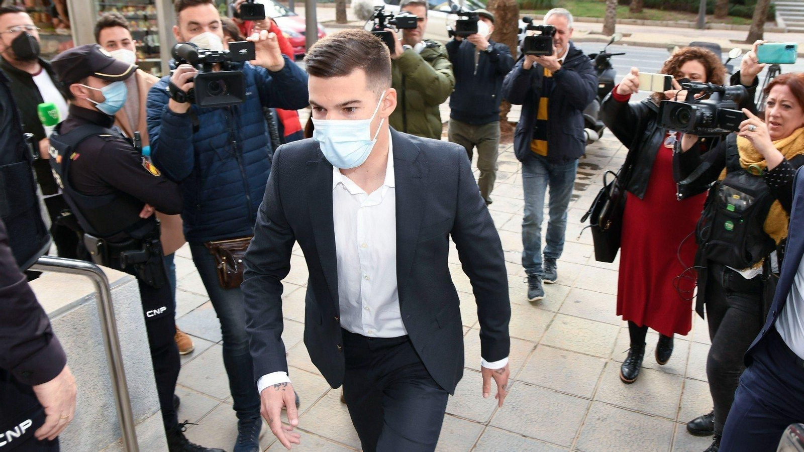 Santi Mina a su llegada al juicio celebrado en Almería. Santi Mina a su llegada al juicio celebrado en Almería.