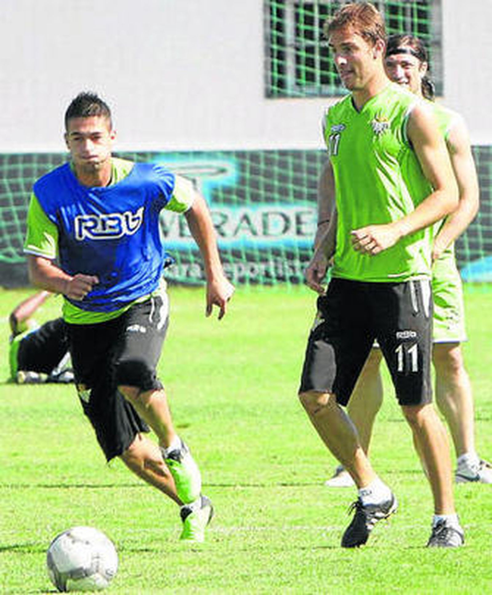 Caffa persigue al joven Sergio León.