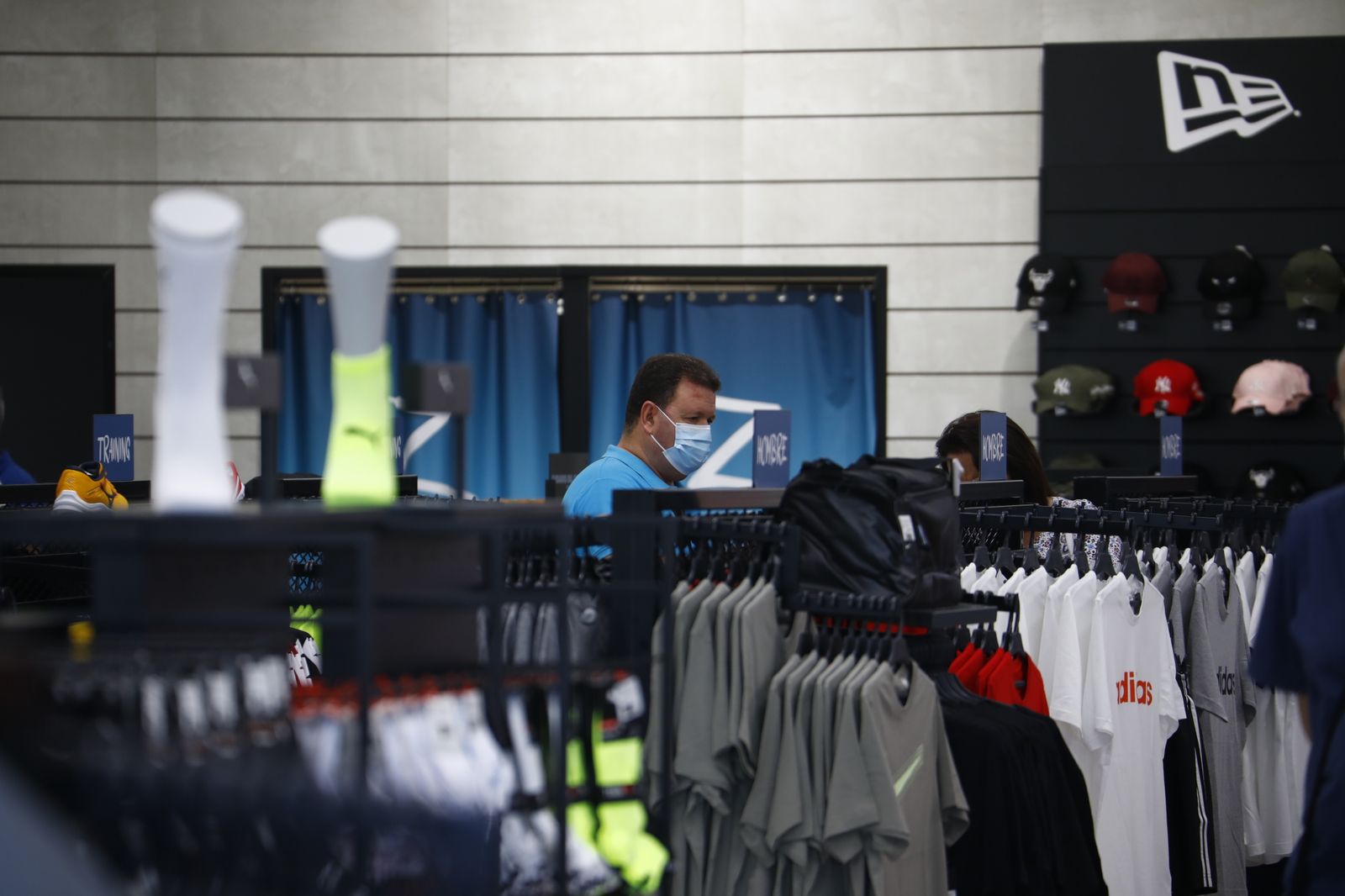 Día de apertura en el parque comercial Los Patios de Azahara de Córdoba, en imágenes