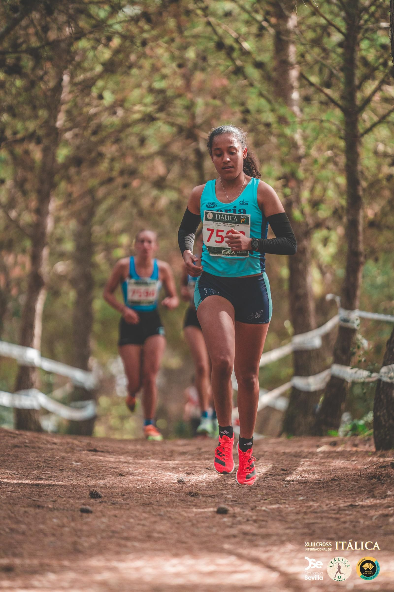 Búscate en las fotos del Cross de Itálica 2025 | 4