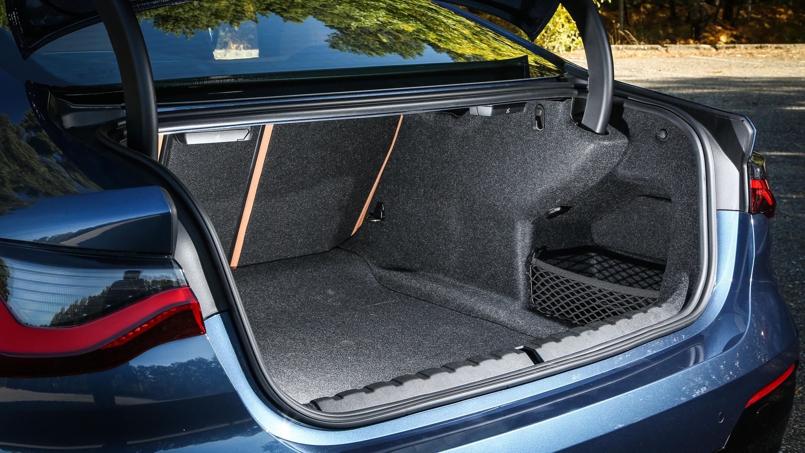 Amplio y bien dotado, el maletero del Serie 4 Coupé puede satisfacer bien las necesidades de sus cuatro ocupantes.