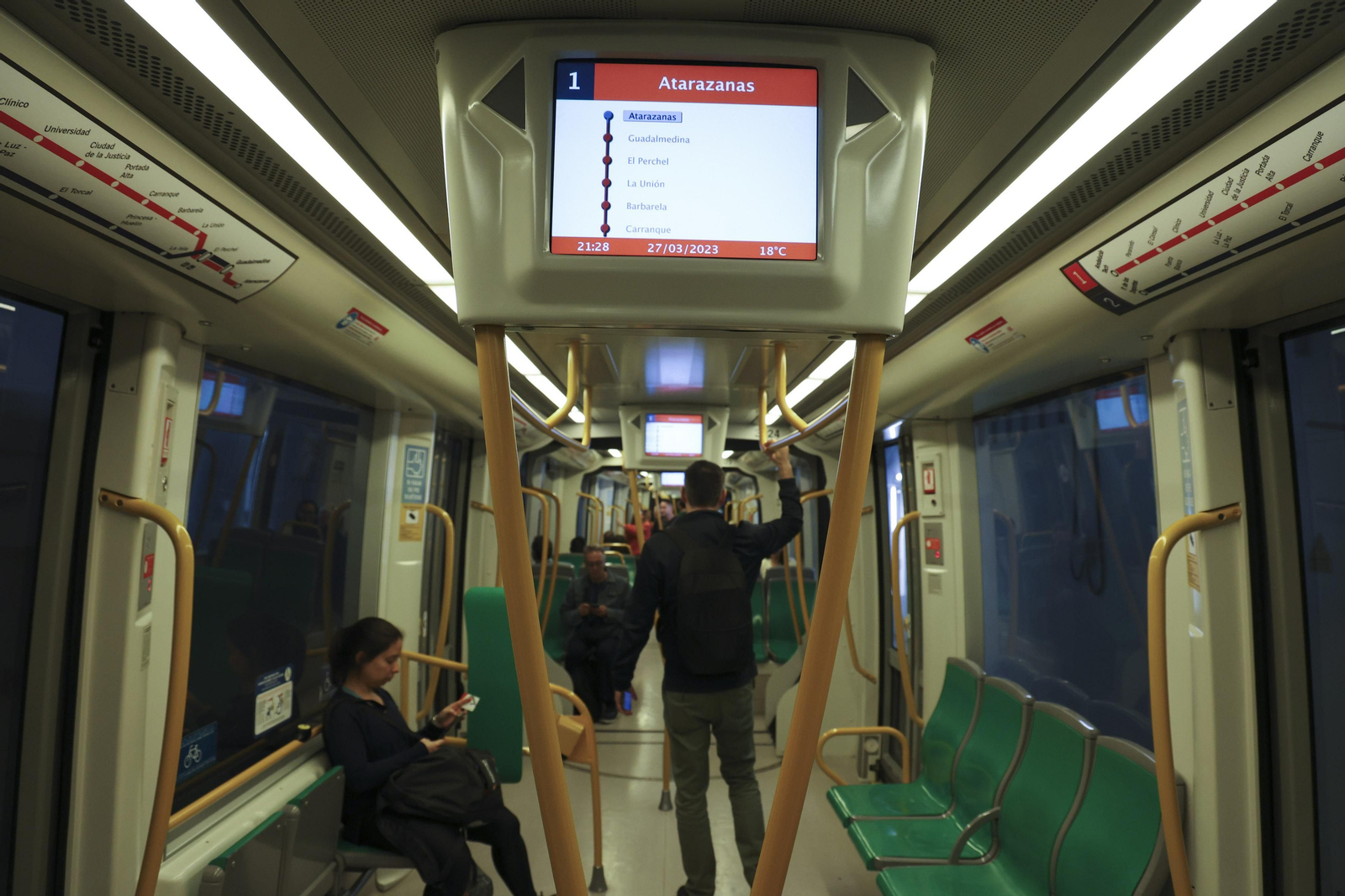 Los primeros trayectos en el Metro de Málaga desde Atarazanas y Guadalmedina, en fotos