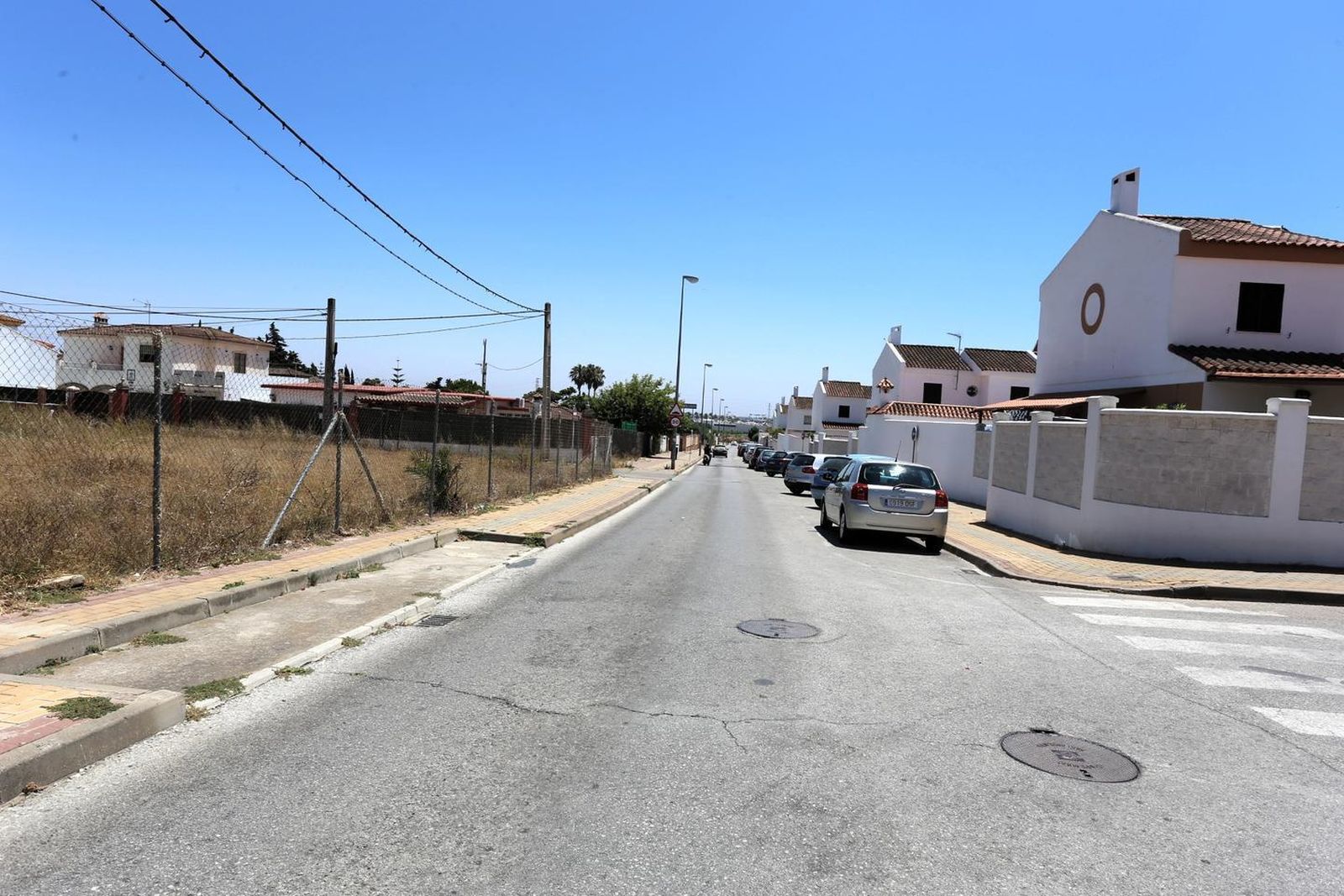 Una imagen de la calle Giralda, en la que no hay actualmente contenedores para depositar la basura.