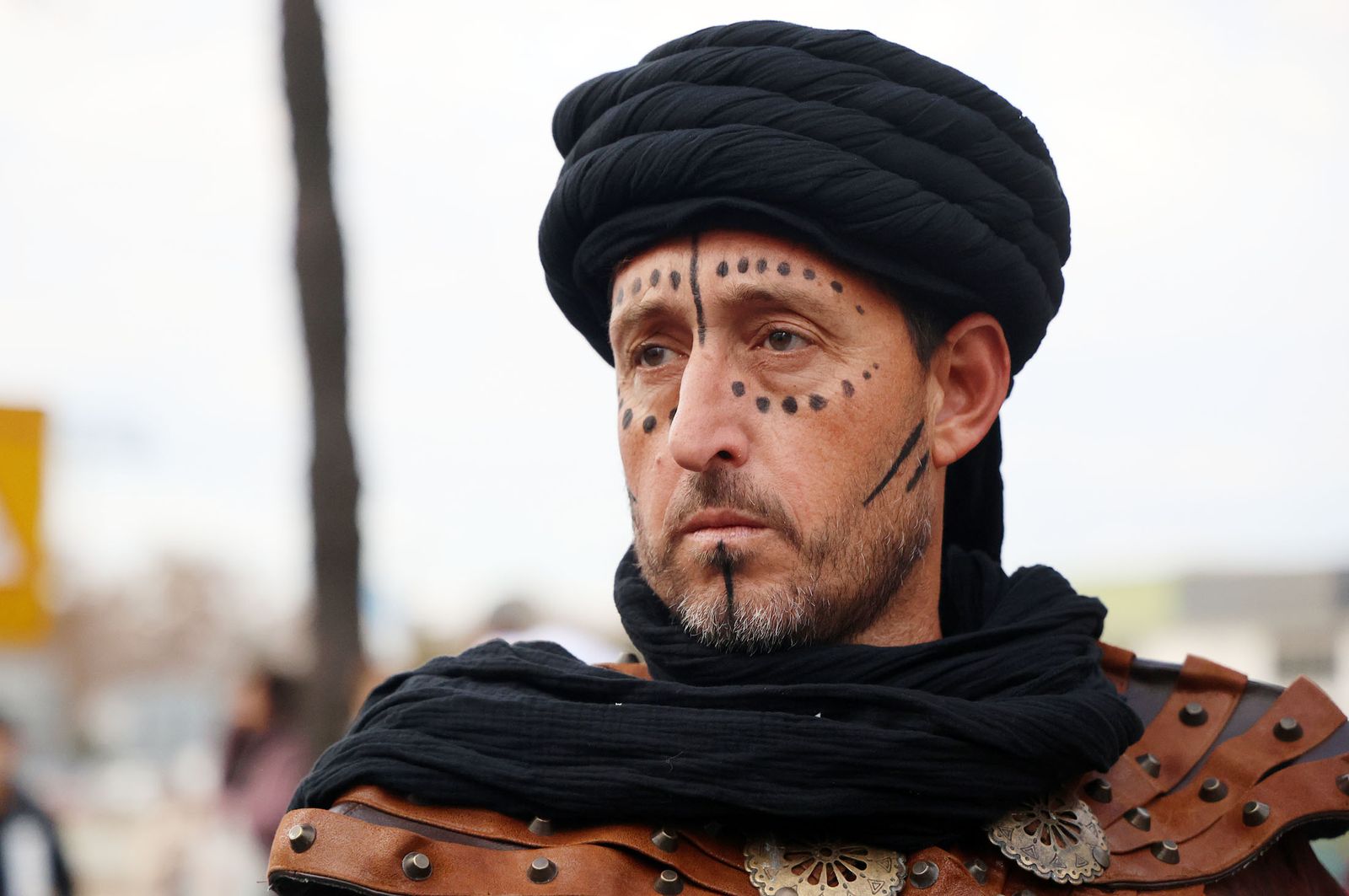 Imágenes del Heraldo Real anunciando la llegada de los Reyes Magos a Huelva