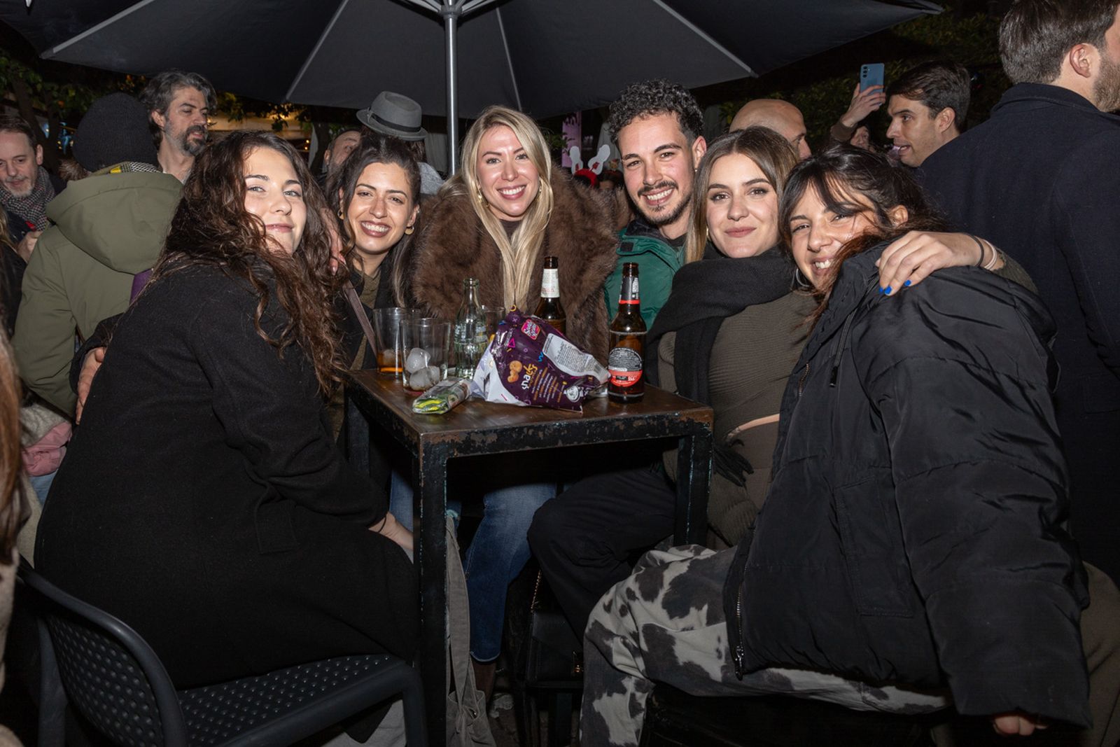 Así disfruta Jaén del concierto extraordinario a pie de calle: "Único Pop Rock"