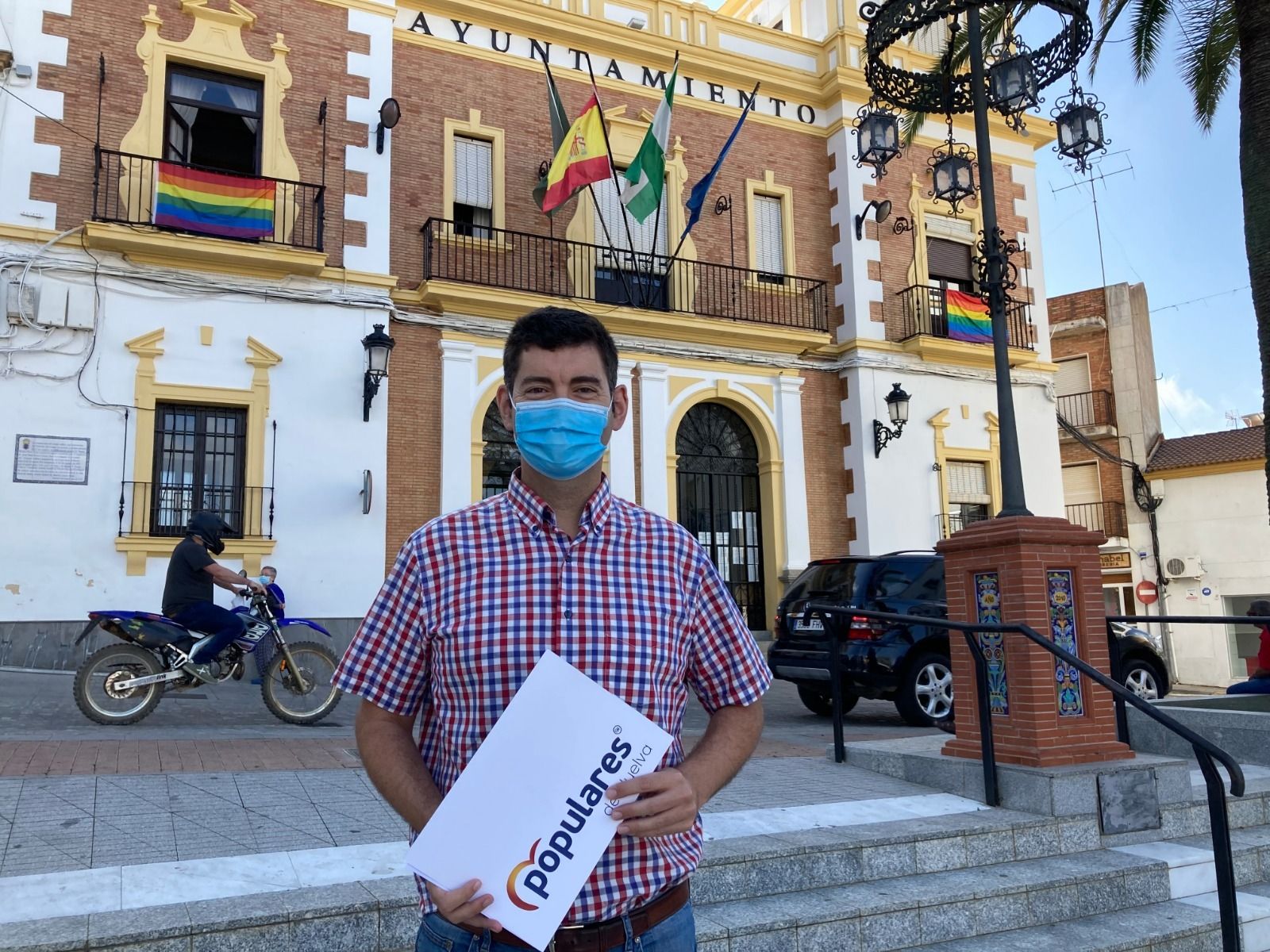 El portavoz del PP en el Ayuntamiento de Valverde del Camino, Manolo Cayuela.