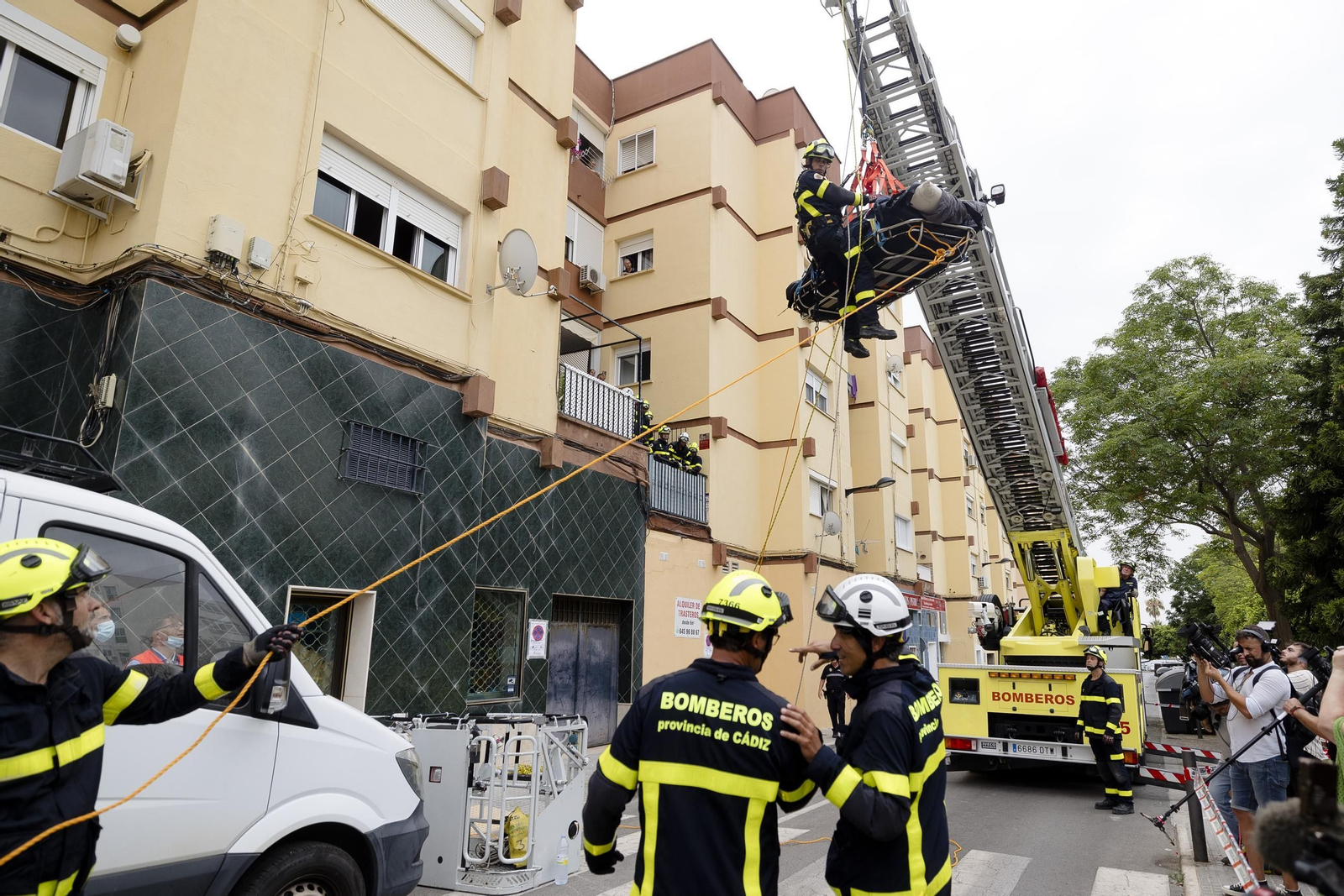 Imágenes de la operación para trasladar al hospital  Jose María Fernández, el hombre con obesidad mórbida