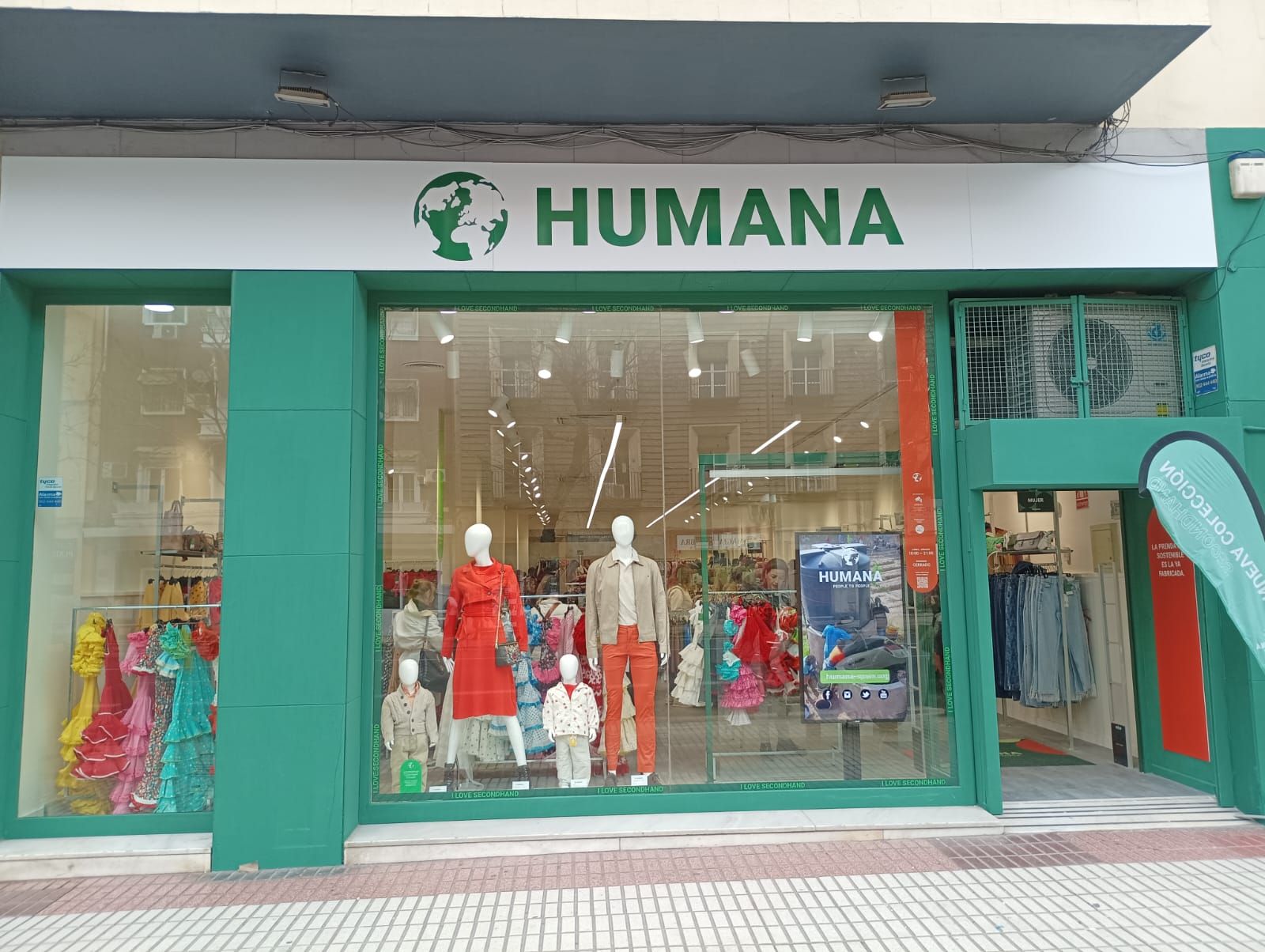 Humana fortalece la moda de segunda mano con la apertura de una nueva tienda