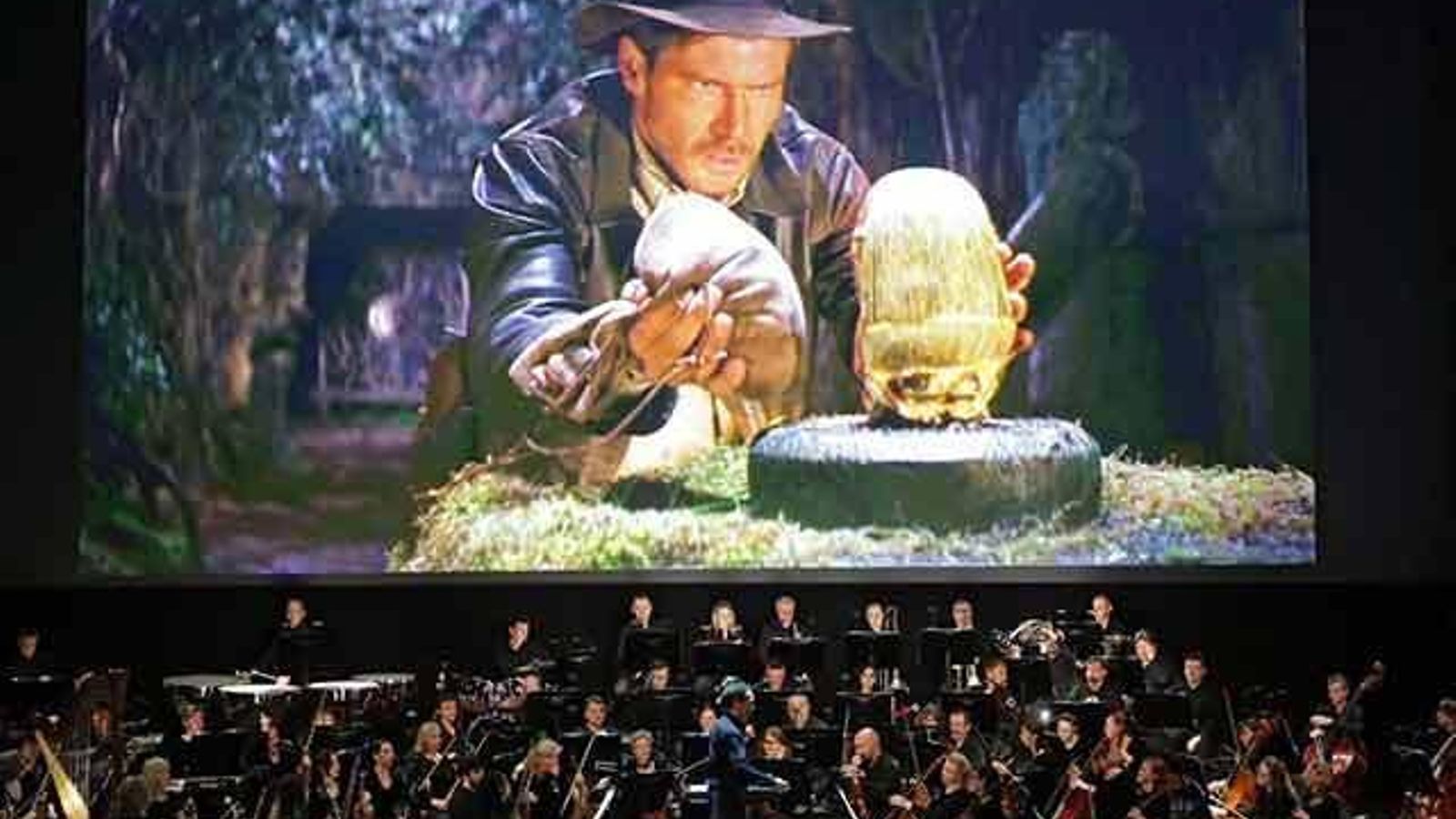 En el Teatro de La Maestranza.