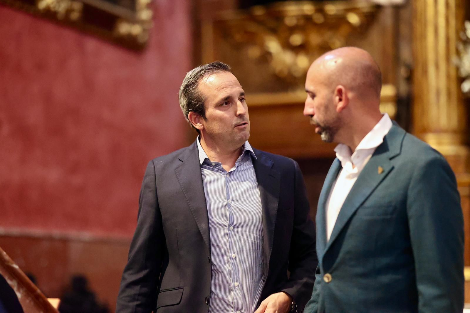 La ofrenda del Málaga CF a la Divina Pastora, en fotos